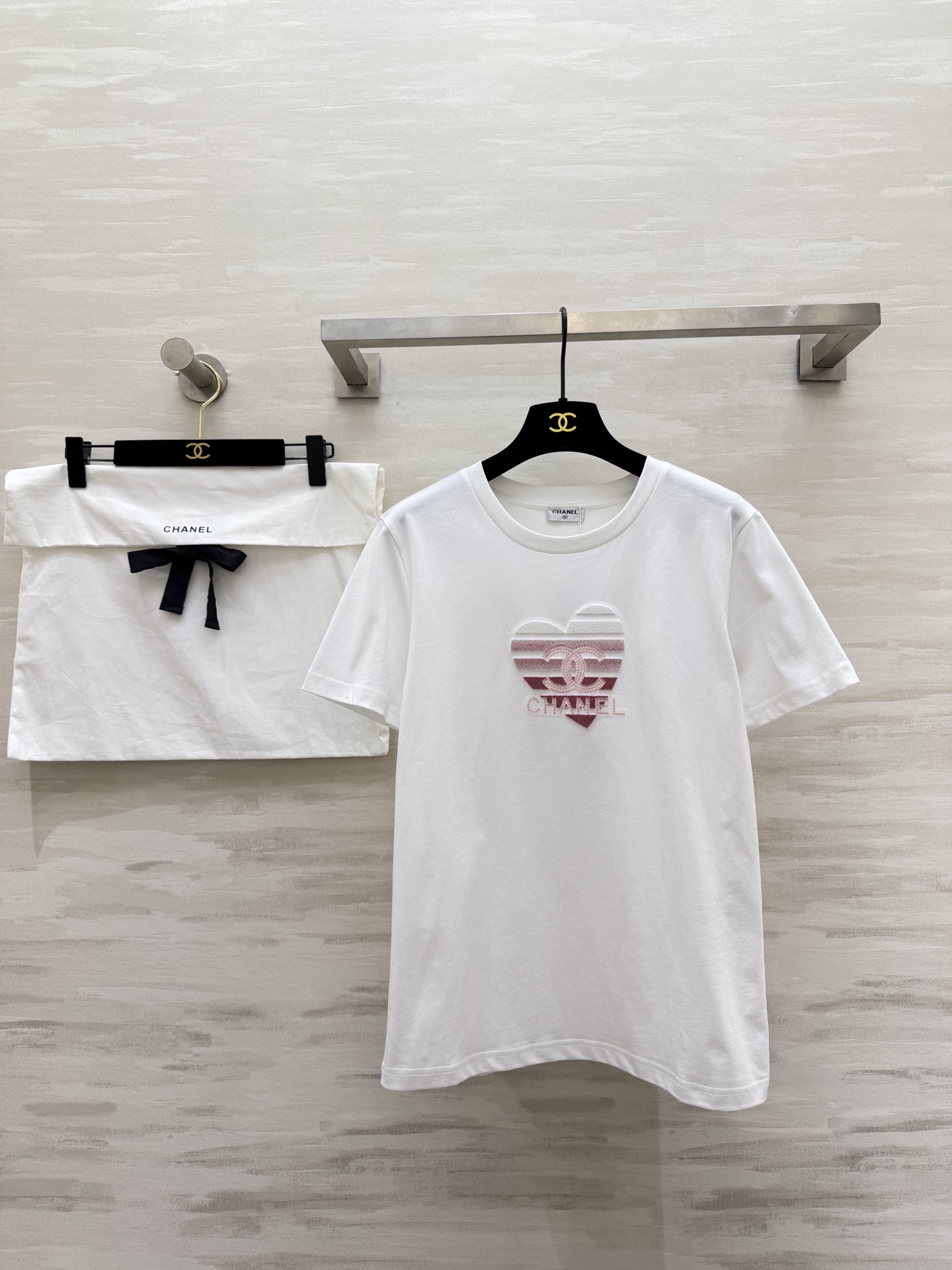 #Chane♡²⁶春夏限定 重工艺字母logo柔绒立体绣爱心印花 甜酷感直接拉满 软fufu的高支棉透气