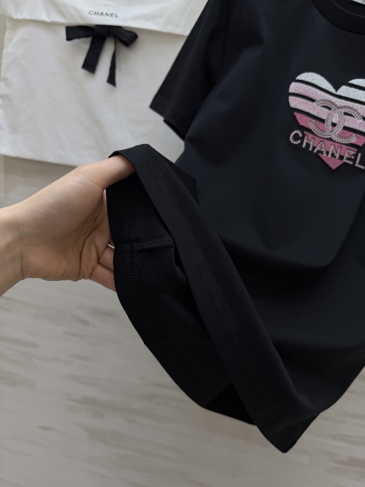 #Chane♡²⁶春夏限定 重工艺字母logo柔绒立体绣爱心印花 甜酷感直接拉满 软fufu的高支棉透气