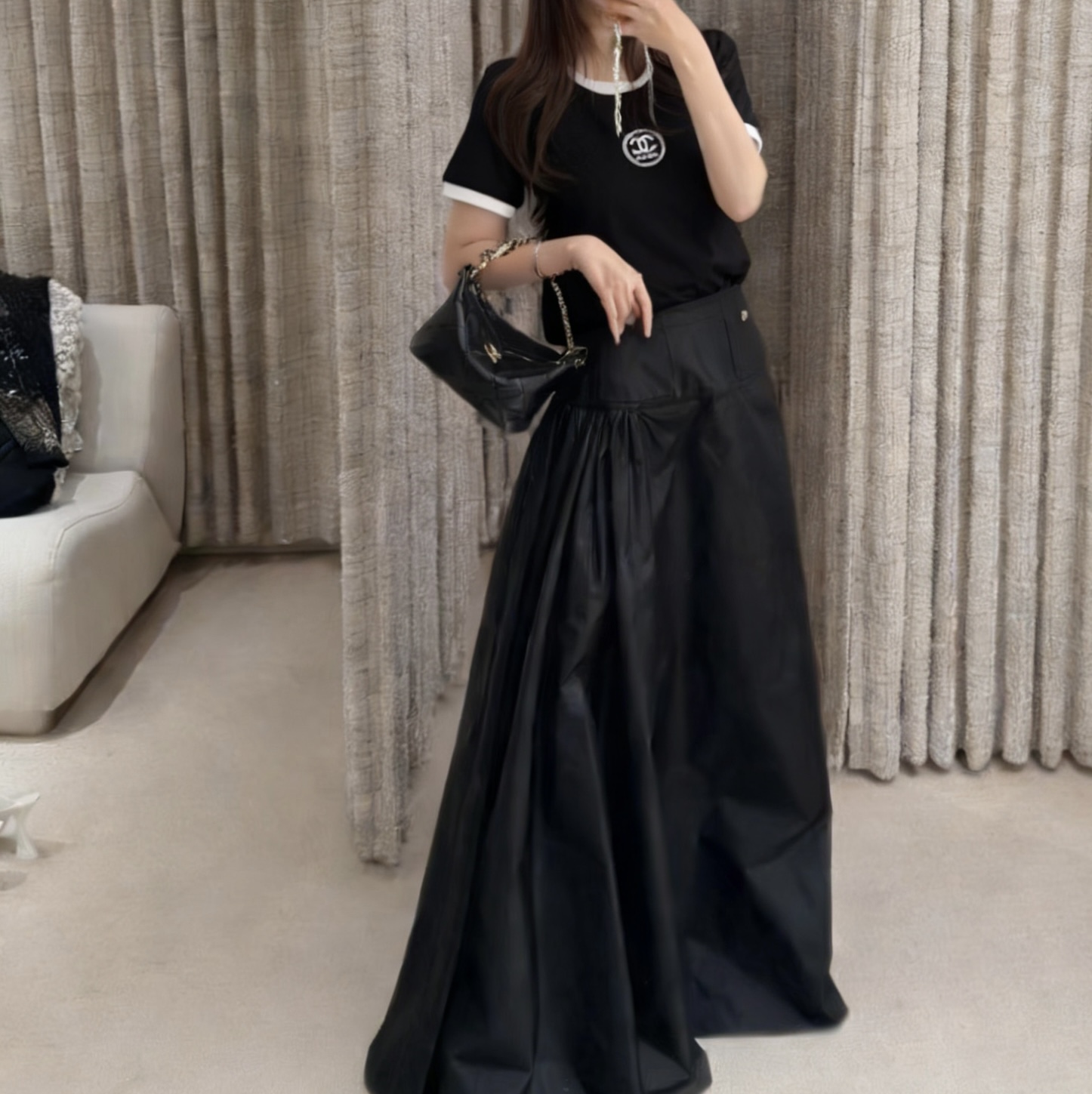 🔥王炸款 Chane♡黑白撞边双C T恤✅经典黑白配色永不过时✅高支棉面料透气亲肤✅刺绣钉珠质感拉满✅宽