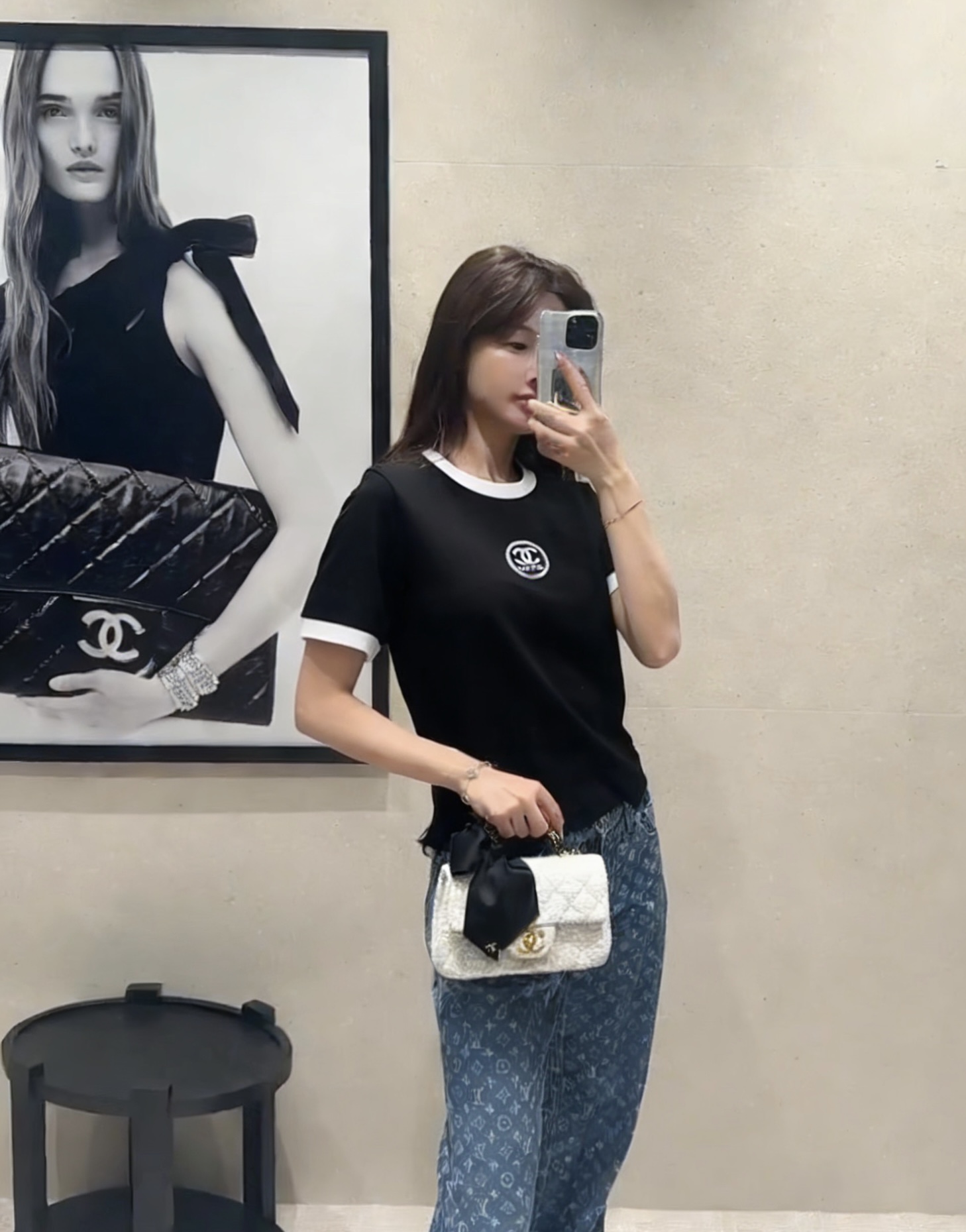 🔥王炸款 Chane♡黑白撞边双C T恤✅经典黑白配色永不过时✅高支棉面料透气亲肤✅刺绣钉珠质感拉满✅宽