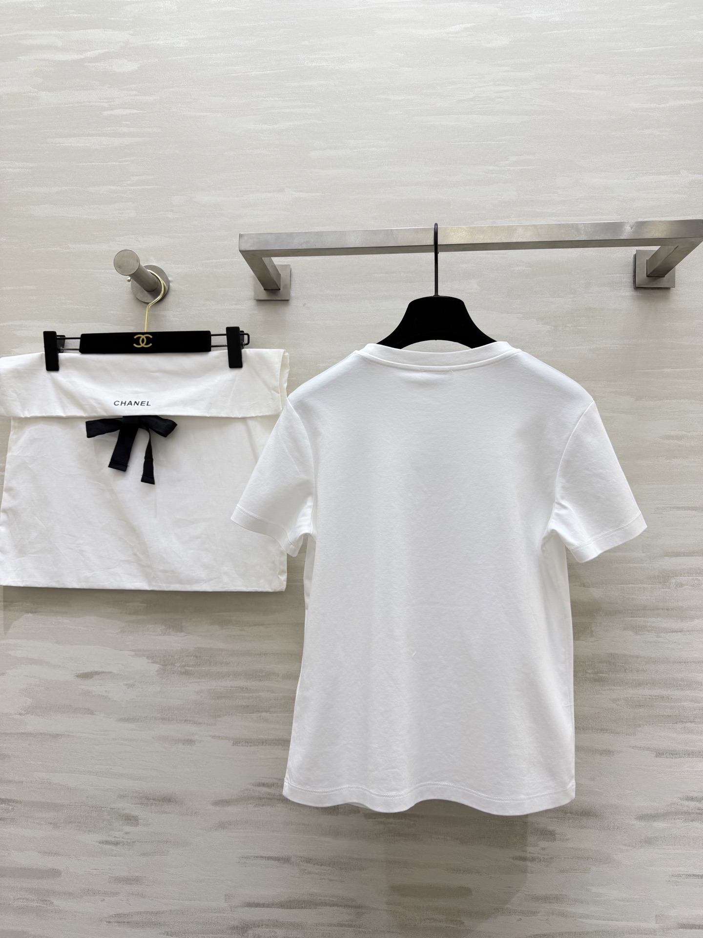 #Chane♡²⁶春夏新款 双C雪花绒刺绣🪡T恤 糯叽叽雪花绒 立体双C 高支棉亲肤舒适 高品质定制 现