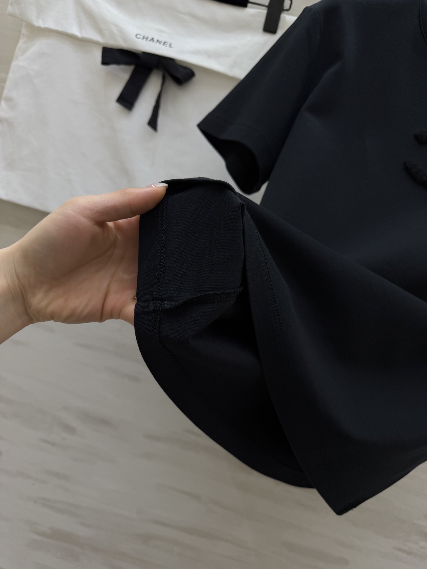 #Chane♡²⁶春夏新款 双C雪花绒刺绣🪡T恤 糯叽叽雪花绒 立体双C 高支棉亲肤舒适 高品质定制 现