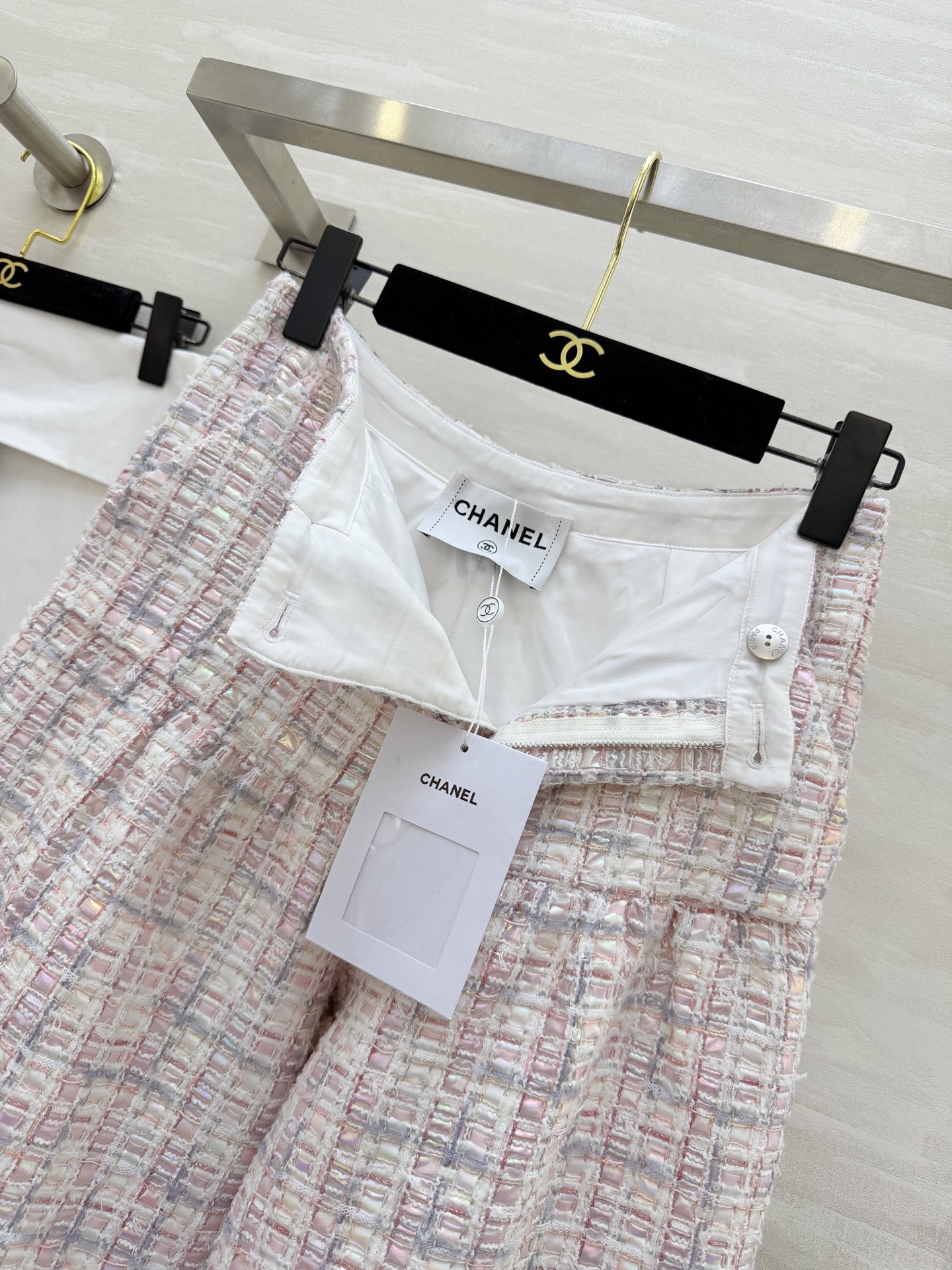 #Chane♡²⁶C秀场新款 高级感镭射幻彩系编织花呢直筒阔腿裤 定制镭射幻彩软呢材质 粉白蓝拼接优雅高