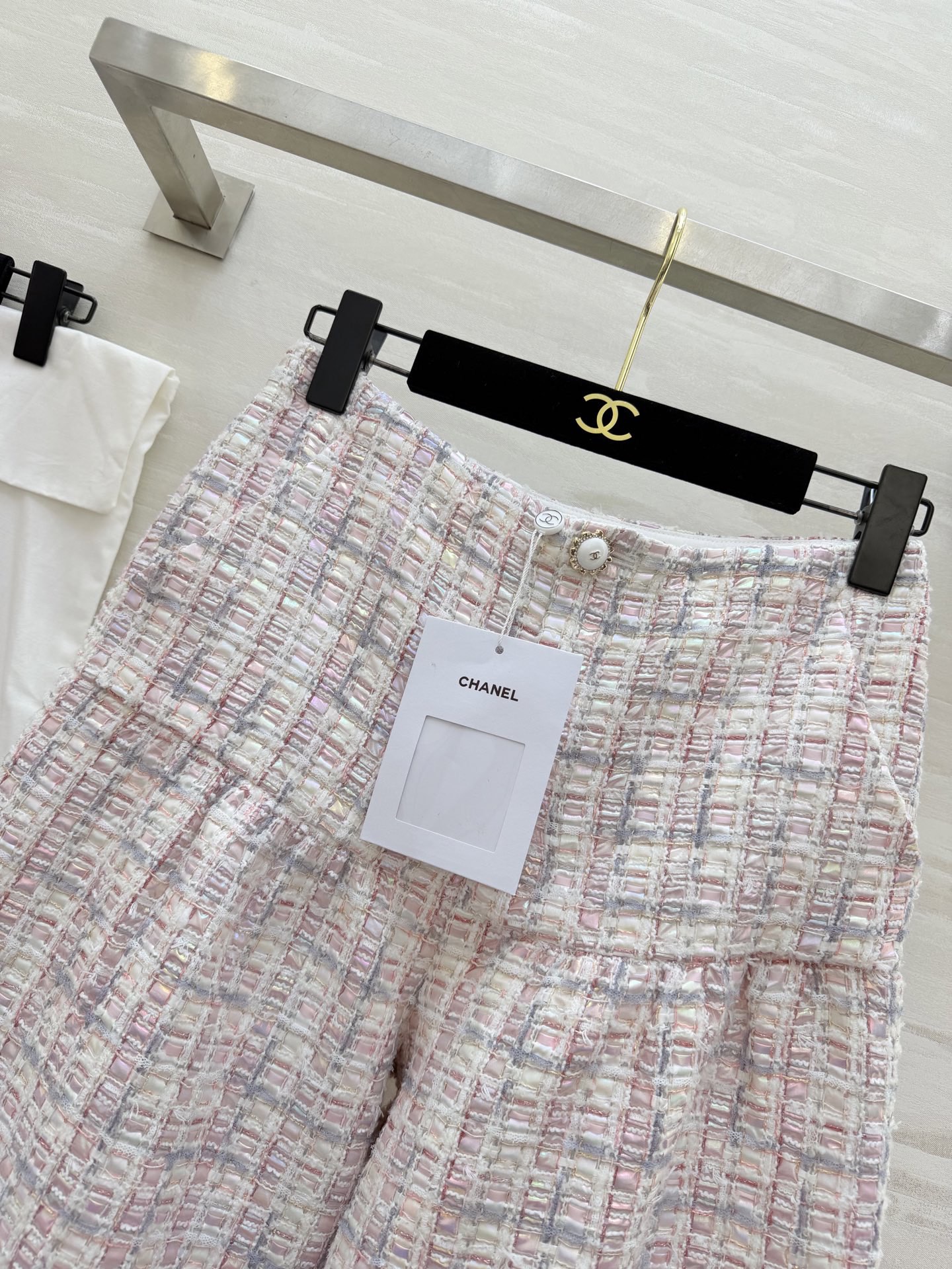 #Chane♡²⁶C秀场新款 高级感镭射幻彩系编织花呢直筒阔腿裤 定制镭射幻彩软呢材质 粉白蓝拼接优雅高