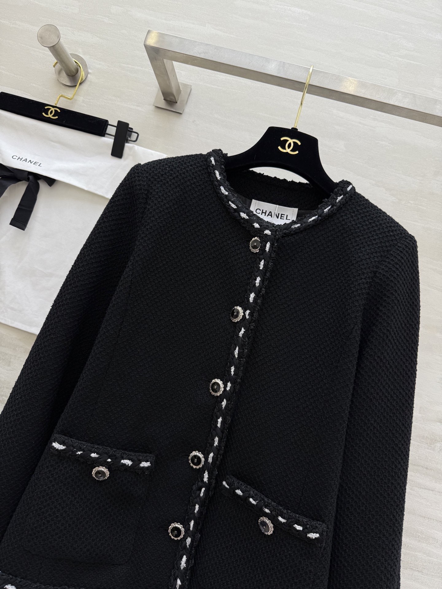 #Chane♡²⁶C粗花呢外套 定制经典粗花呢材质 柔软挺括 精致镶边 优雅复古气质满分 高品质定制 现