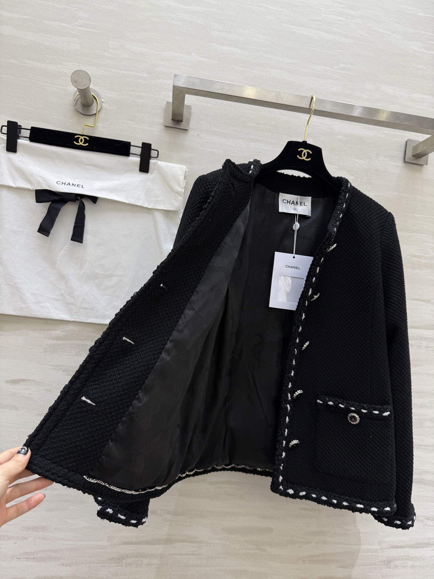 #Chane♡²⁶C粗花呢外套 定制经典粗花呢材质 柔软挺括 精致镶边 优雅复古气质满分 高品质定制 现