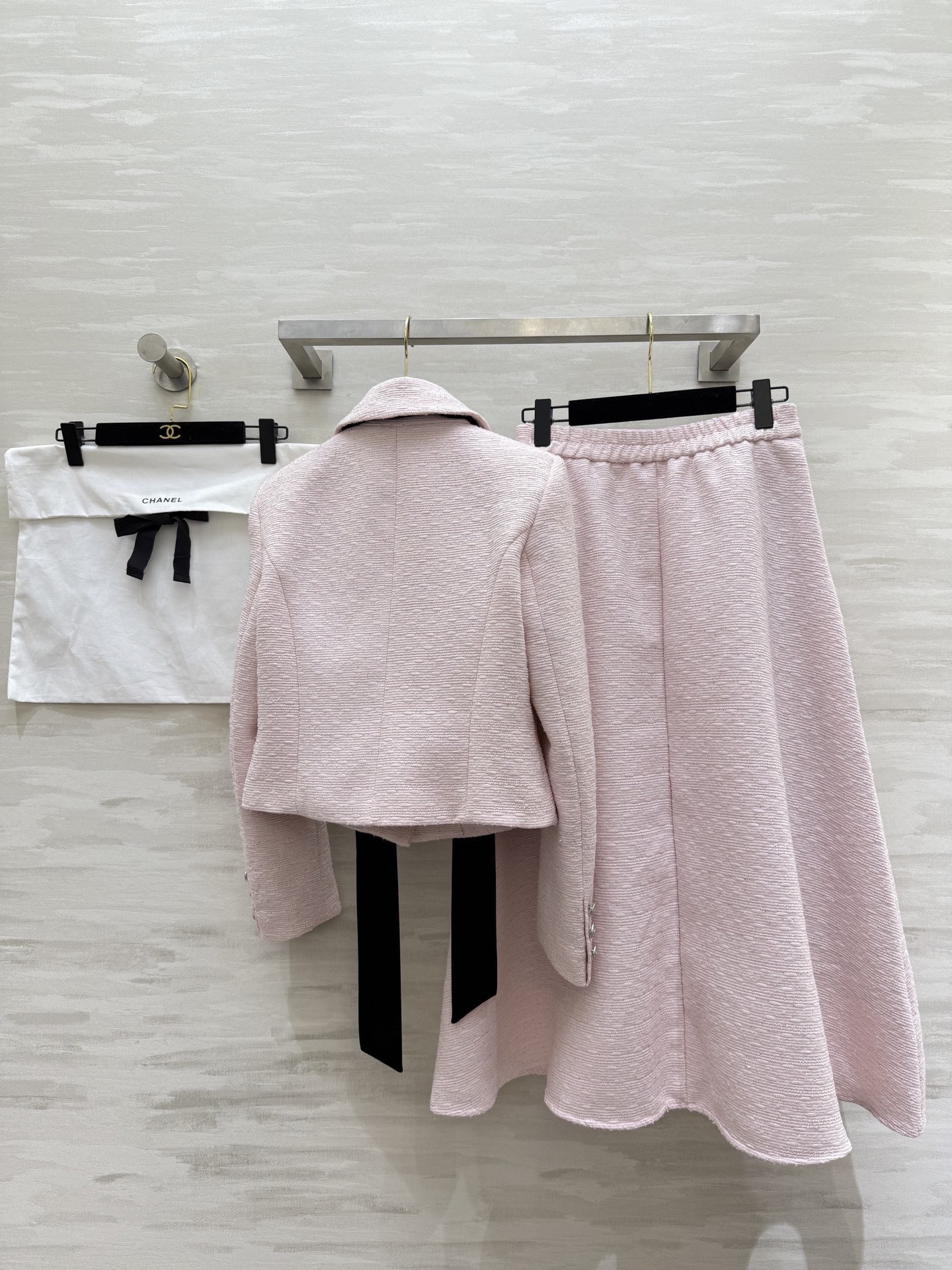 #Chane♡早春新款 千金名媛套装 短款外套+高腰半身裙 经典黑白配色 优雅复古气质满分 外套翻领设计