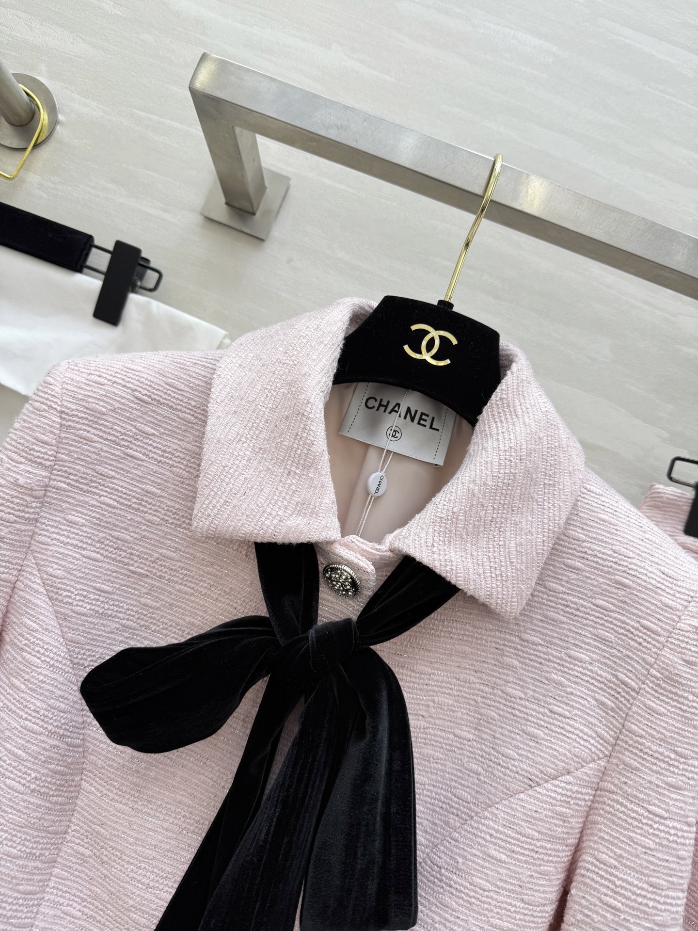 #Chane♡早春新款 千金名媛套装 短款外套+高腰半身裙 经典黑白配色 优雅复古气质满分 外套翻领设计