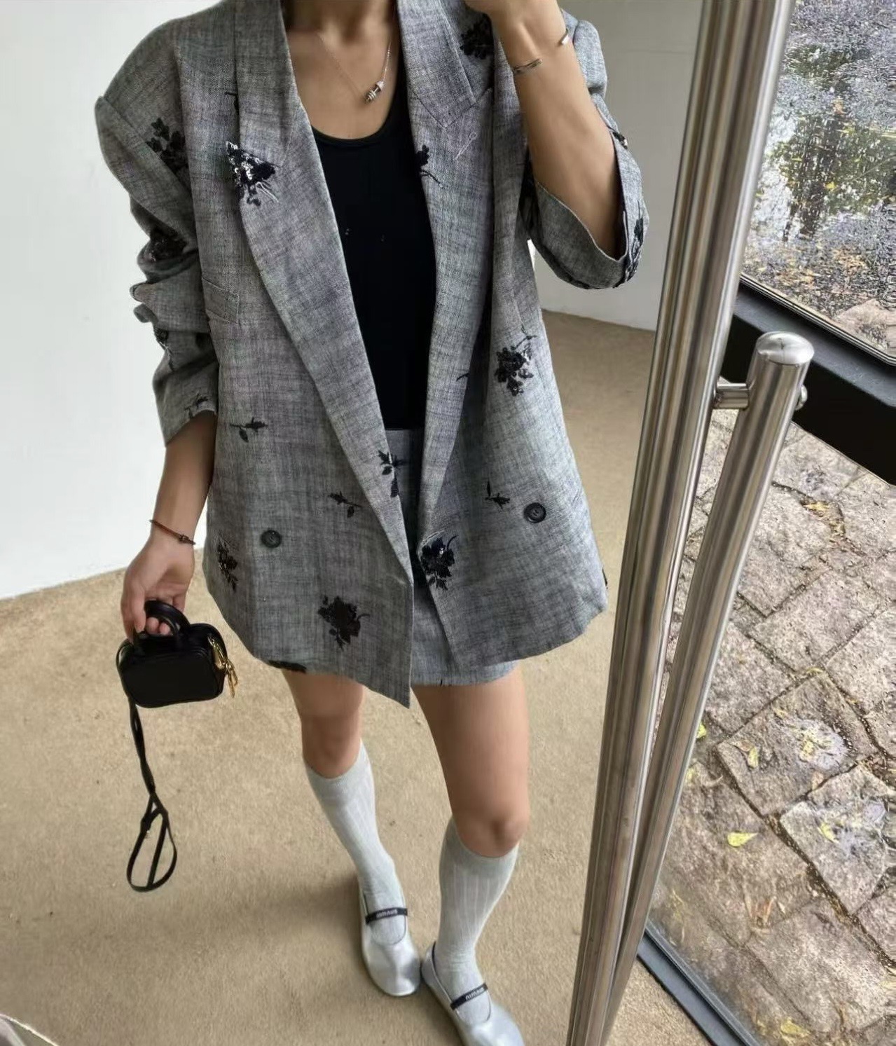 NO:735380,,,19860909,,,Women's clothing