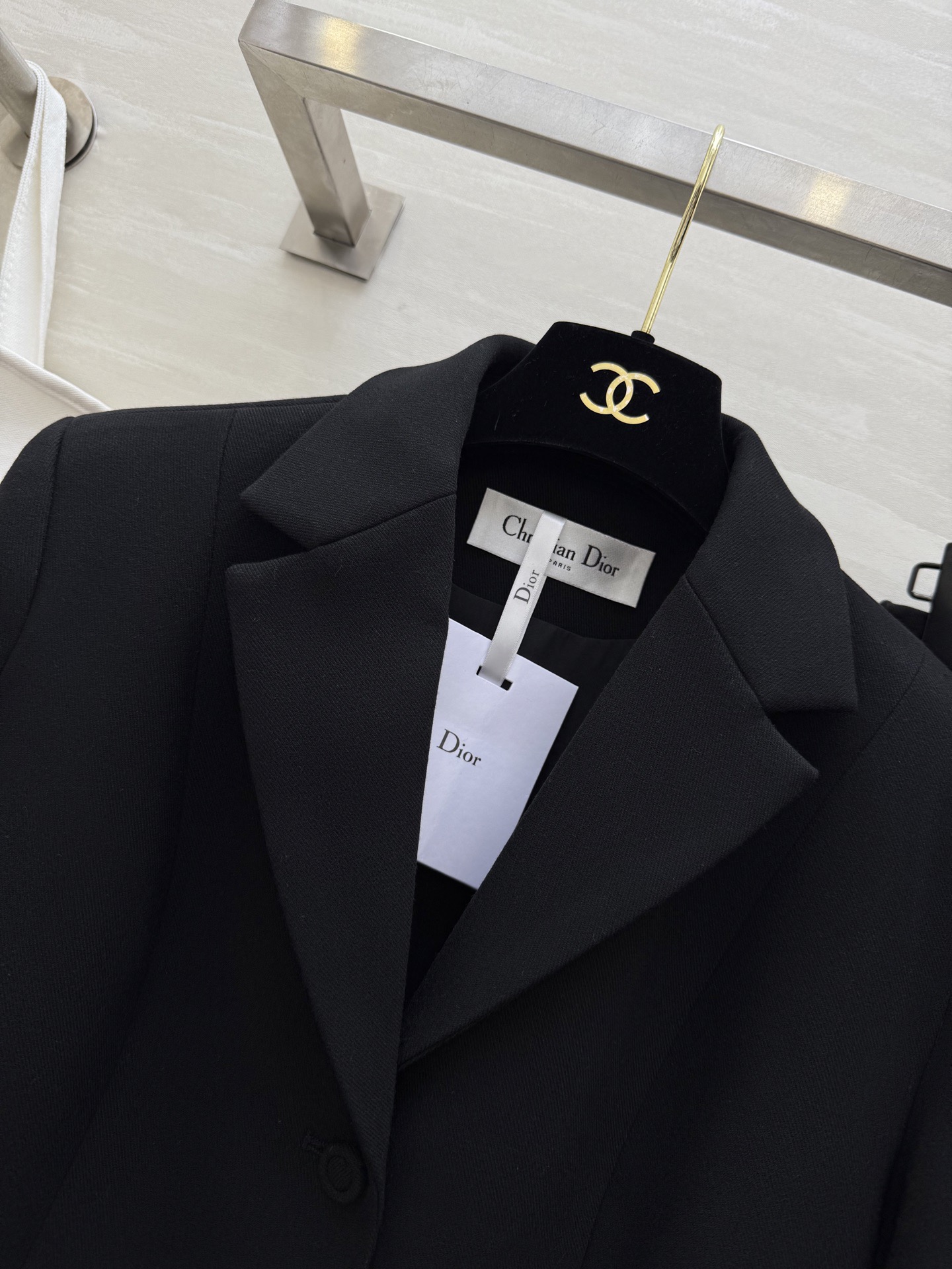 #DIO♡²⁶新款 西装套装​​ 修身西装外套+高腰长裙 优雅高级 外套枪驳领 三粒扣设计 剪裁利落 凸