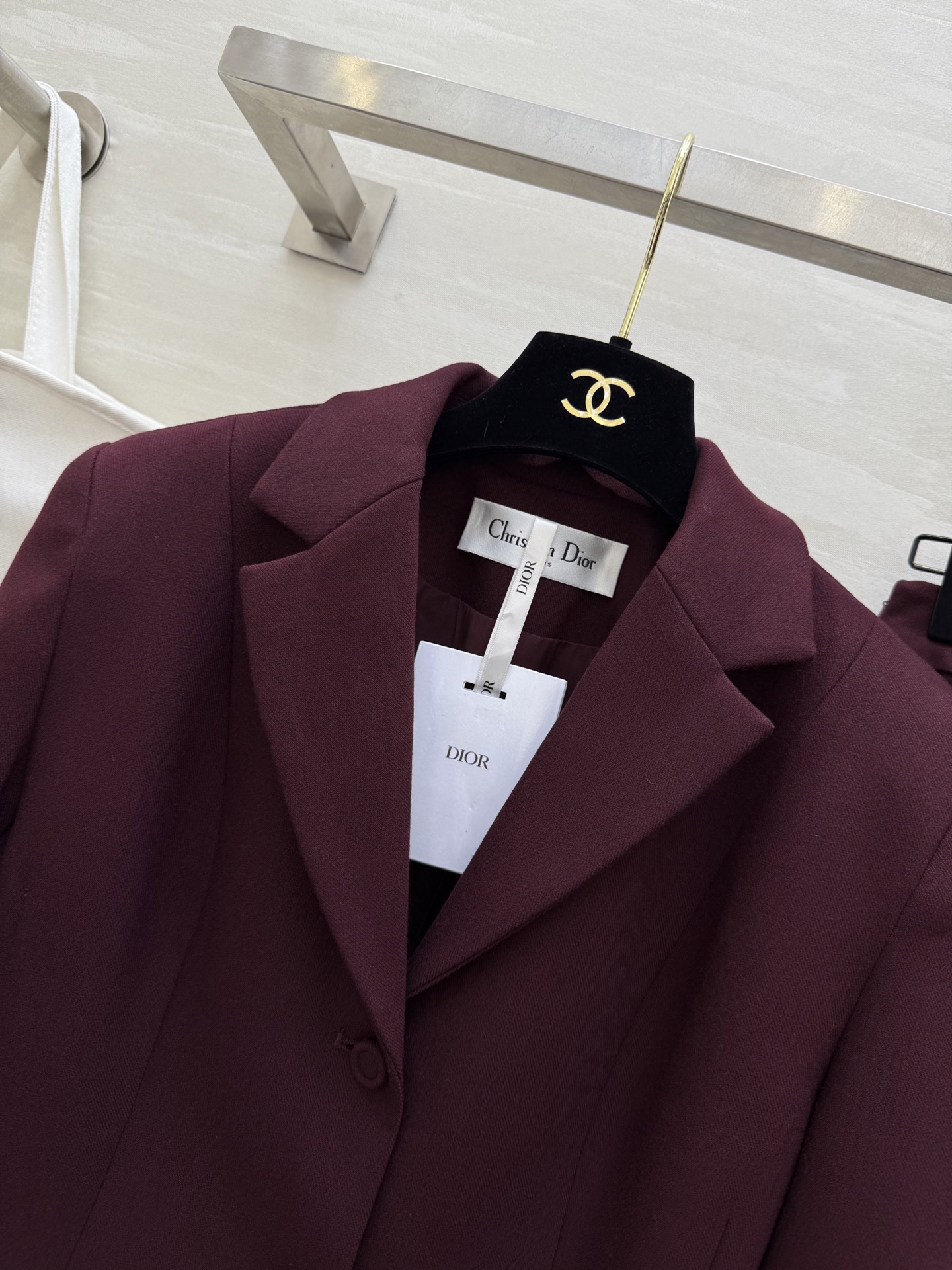 #DIO♡²⁶新款 西装套装​​ 修身西装外套+高腰长裙 优雅高级 外套枪驳领 三粒扣设计 剪裁利落 凸