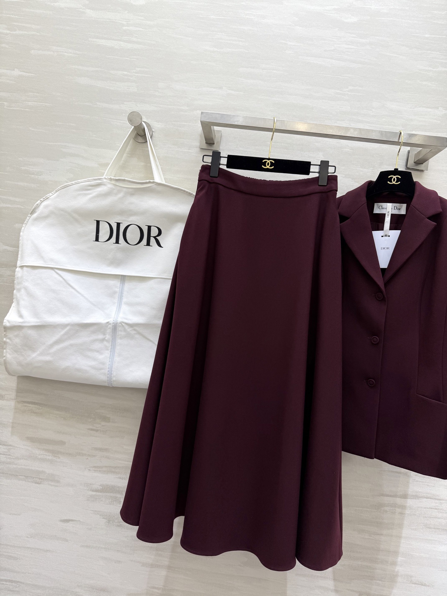 #DIO♡²⁶新款 西装套装​​ 修身西装外套+高腰长裙 优雅高级 外套枪驳领 三粒扣设计 剪裁利落 凸