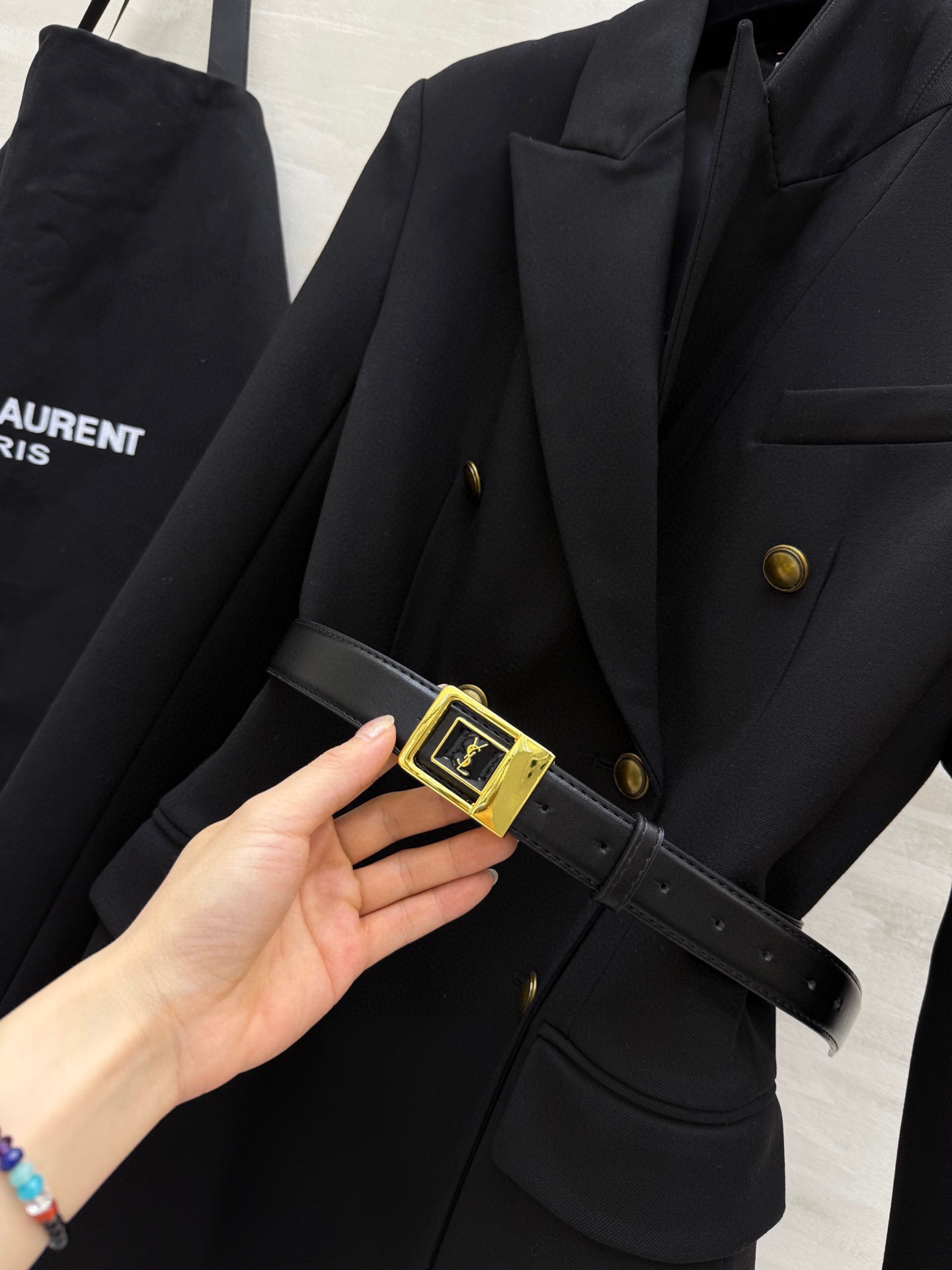 #ysl新款 金扣布雷泽西装 配送腰带 非常显腰身的一款精致西装外套 灵感来源于英国海军 高品质定制 现