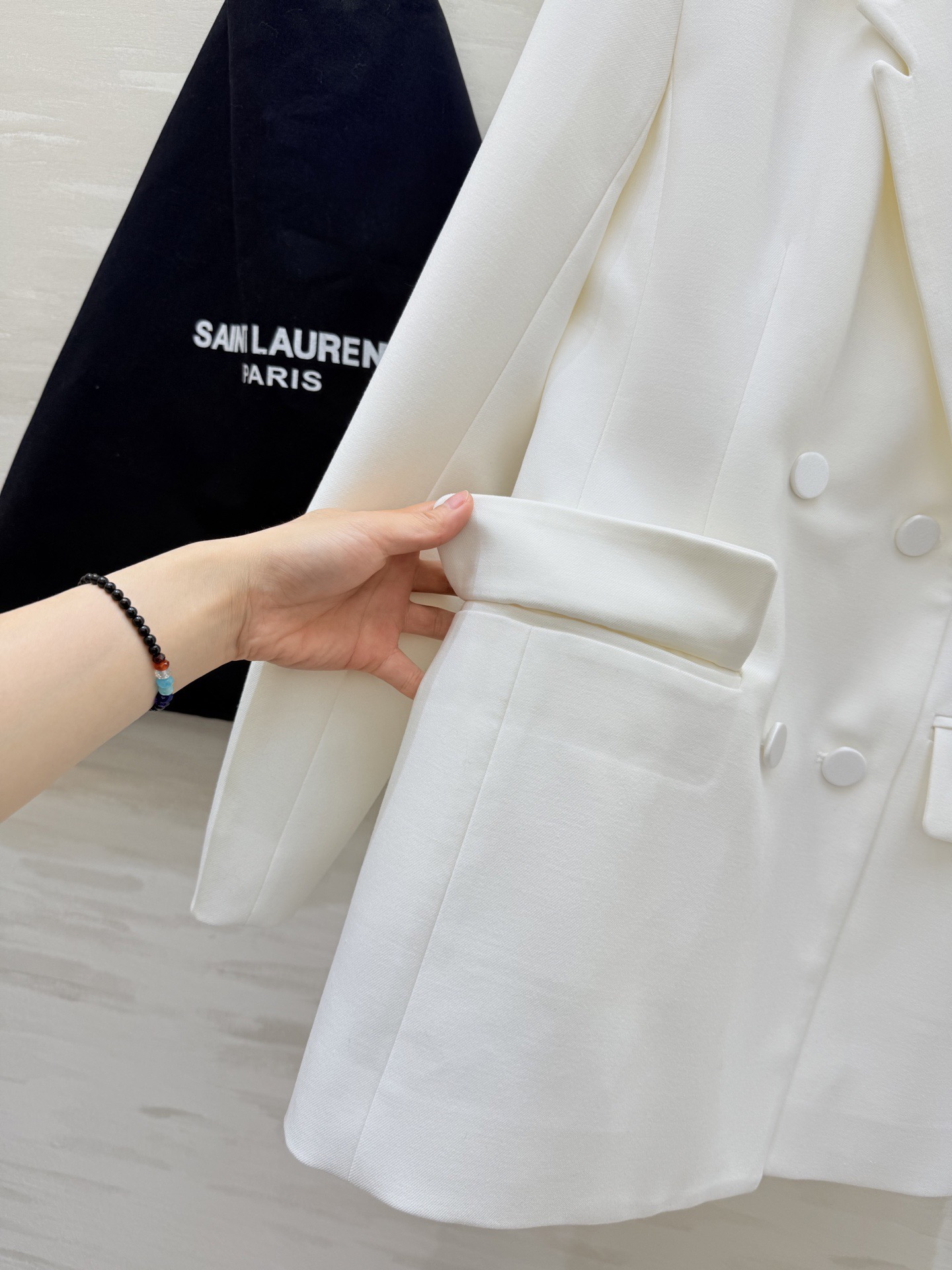 𝙎𝙖𝙞𝙣𝙩 𝙡𝙖𝙪𝙧𝙚𝙣♡²⁶早春新款吸烟装式 新演绎翅膀领西装外套 飒爽帅气 摩登时髦 高品质定制 现