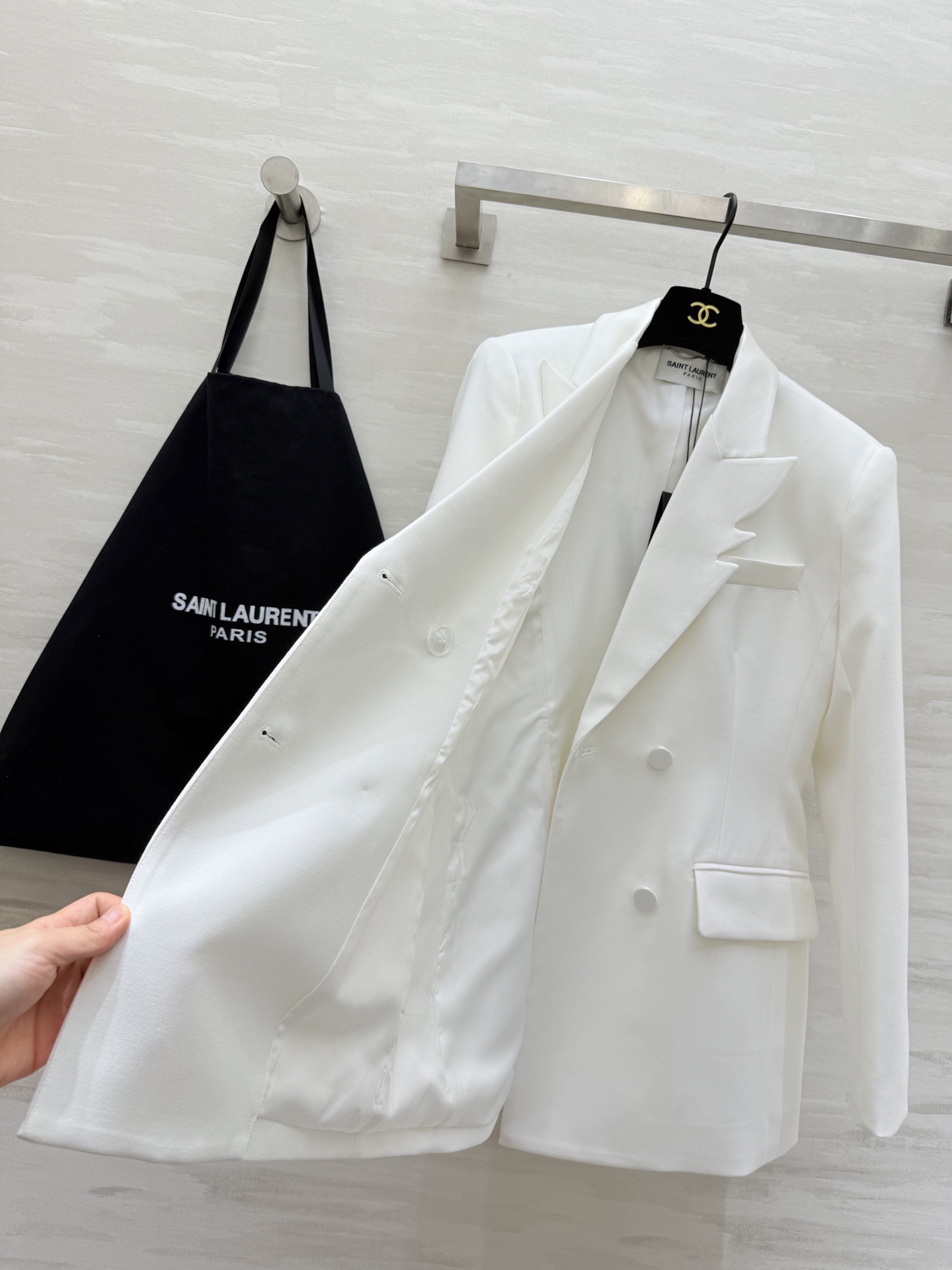 𝙎𝙖𝙞𝙣𝙩 𝙡𝙖𝙪𝙧𝙚𝙣♡²⁶早春新款吸烟装式 新演绎翅膀领西装外套 飒爽帅气 摩登时髦 高品质定制 现