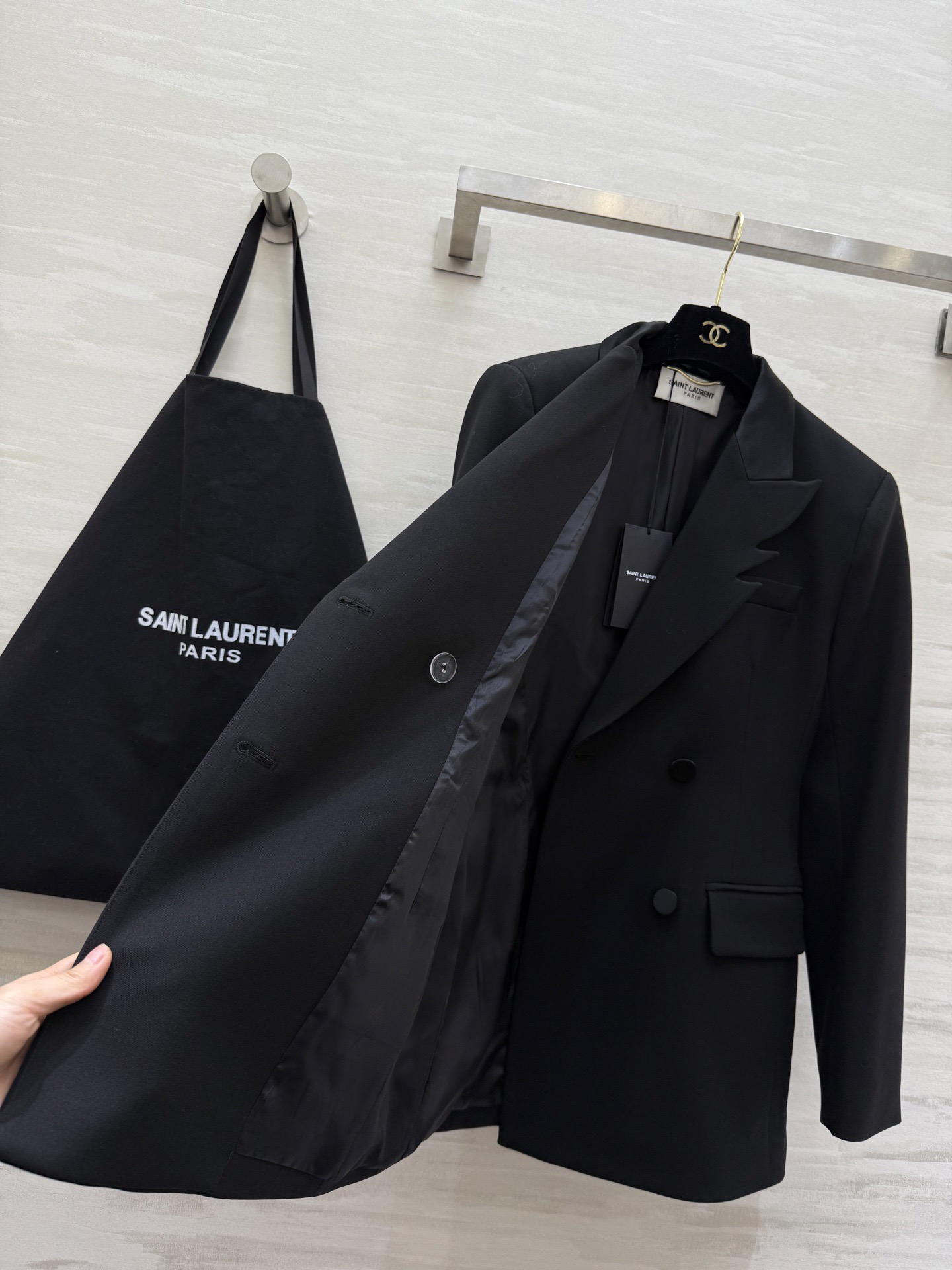 𝙎𝙖𝙞𝙣𝙩 𝙡𝙖𝙪𝙧𝙚𝙣♡²⁶早春新款吸烟装式 新演绎翅膀领西装外套 飒爽帅气 摩登时髦 高品质定制 现