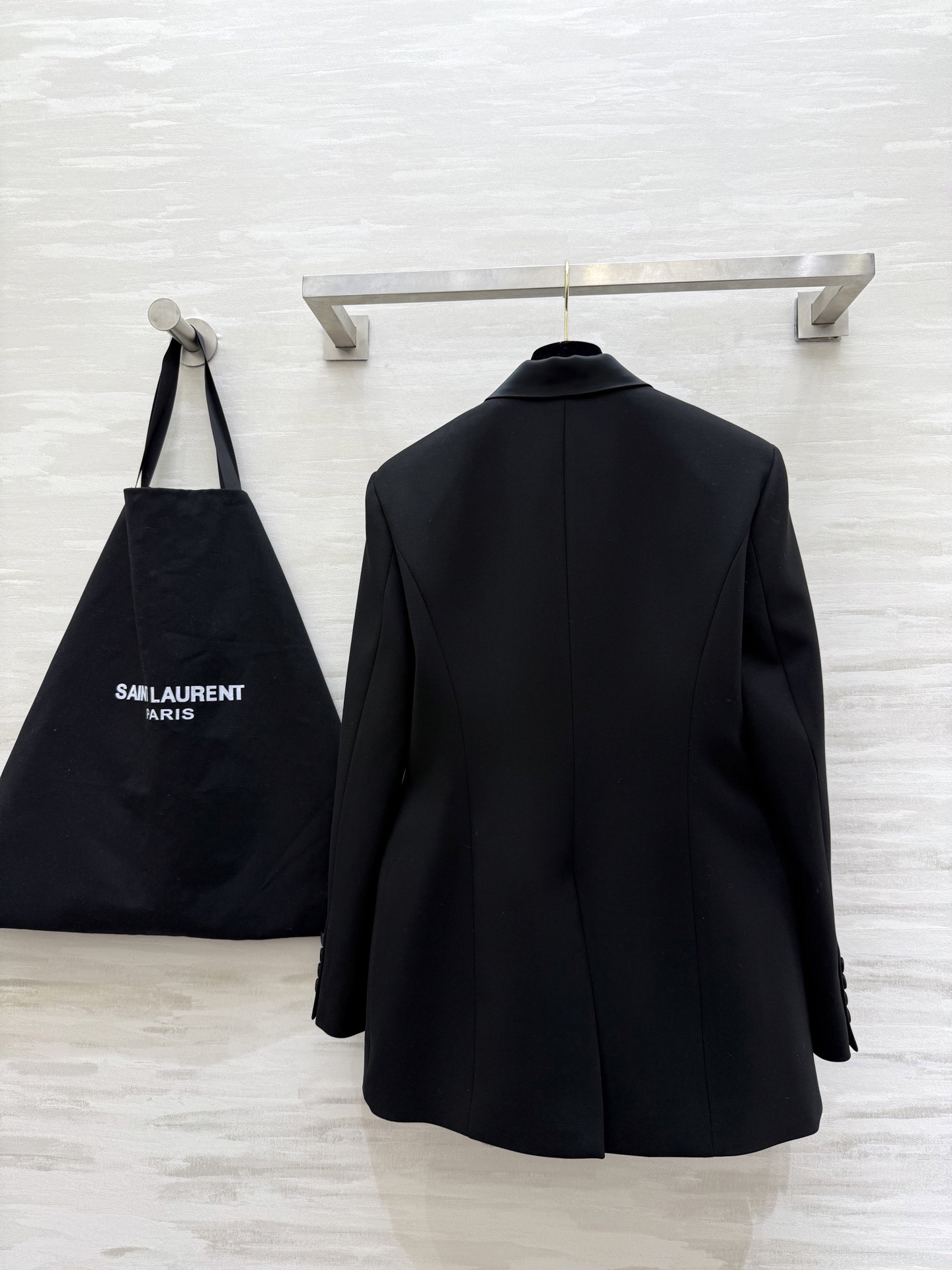 𝙎𝙖𝙞𝙣𝙩 𝙡𝙖𝙪𝙧𝙚𝙣♡²⁶早春新款吸烟装式 新演绎翅膀领西装外套 飒爽帅气 摩登时髦 高品质定制 现