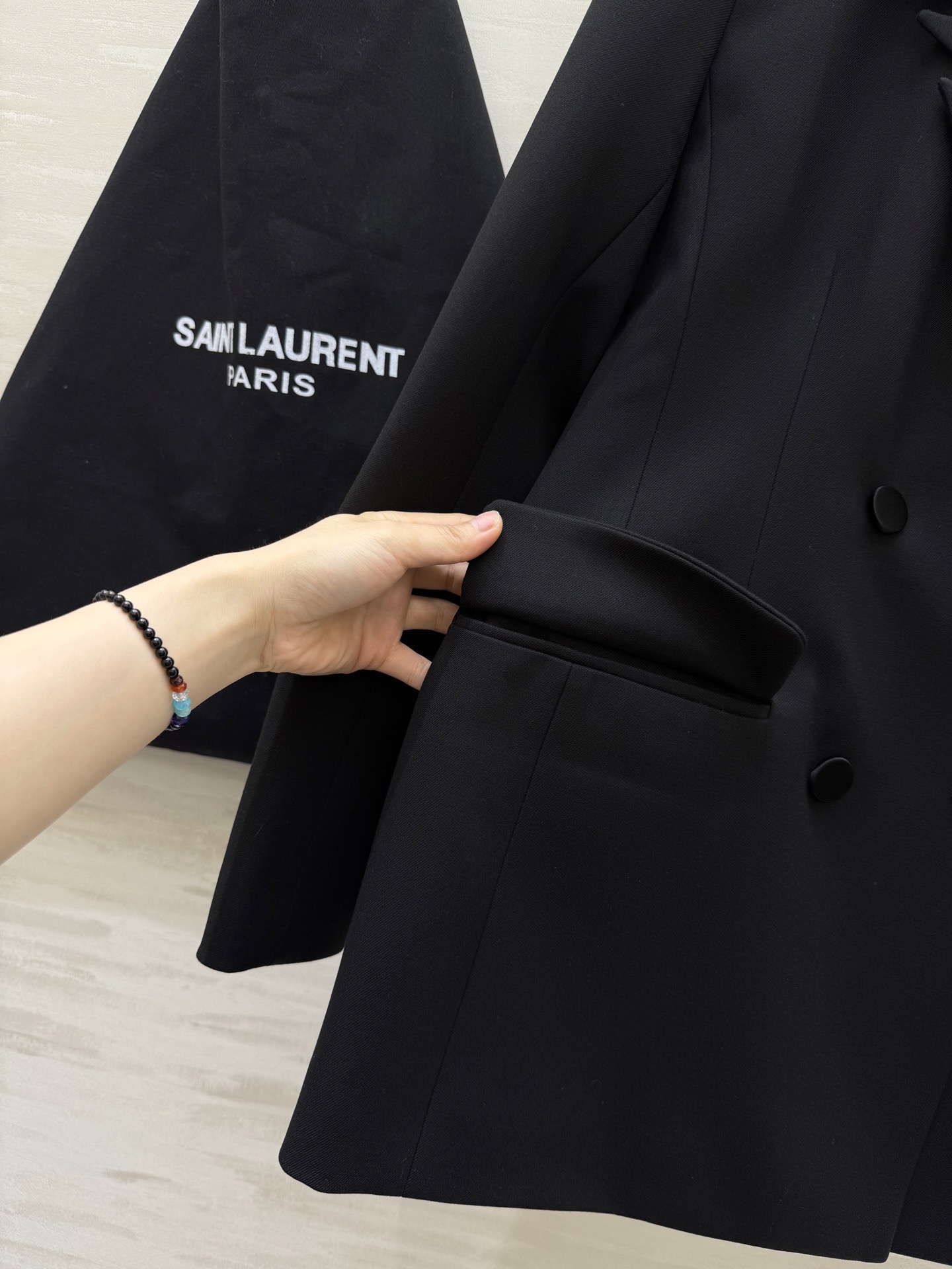 𝙎𝙖𝙞𝙣𝙩 𝙡𝙖𝙪𝙧𝙚𝙣♡²⁶早春新款吸烟装式 新演绎翅膀领西装外套 飒爽帅气 摩登时髦 高品质定制 现