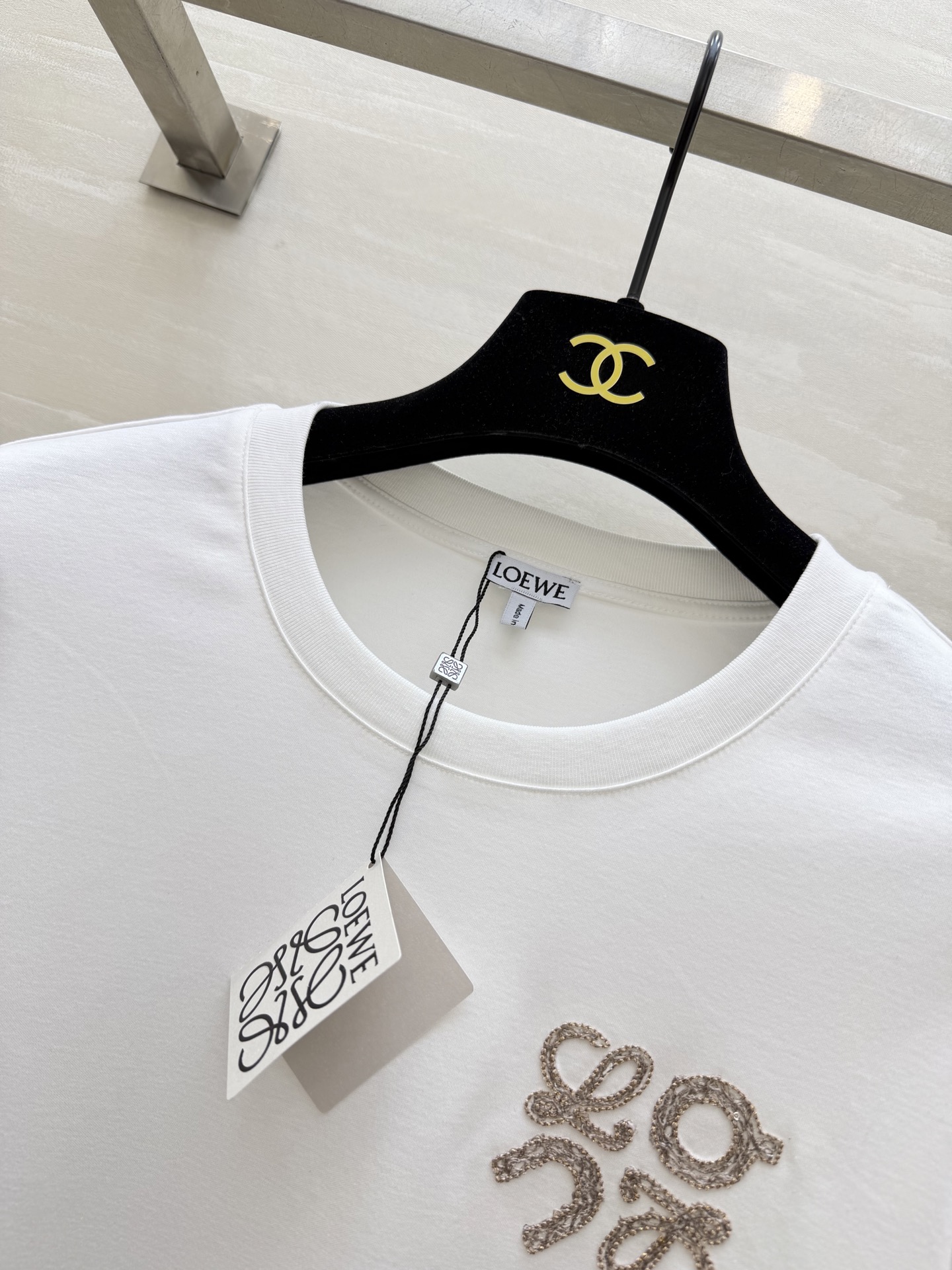 #Loew♡²⁶刺绣🪡短袖T恤 高品质定制 现货首发size：S/M/L（s码肩宽：37，胸围：88，衣