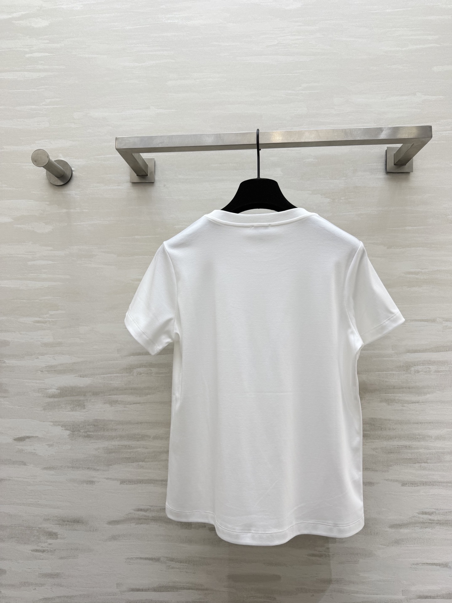 #Loew♡²⁶刺绣🪡短袖T恤 高品质定制 现货首发size：S/M/L（s码肩宽：37，胸围：88，衣