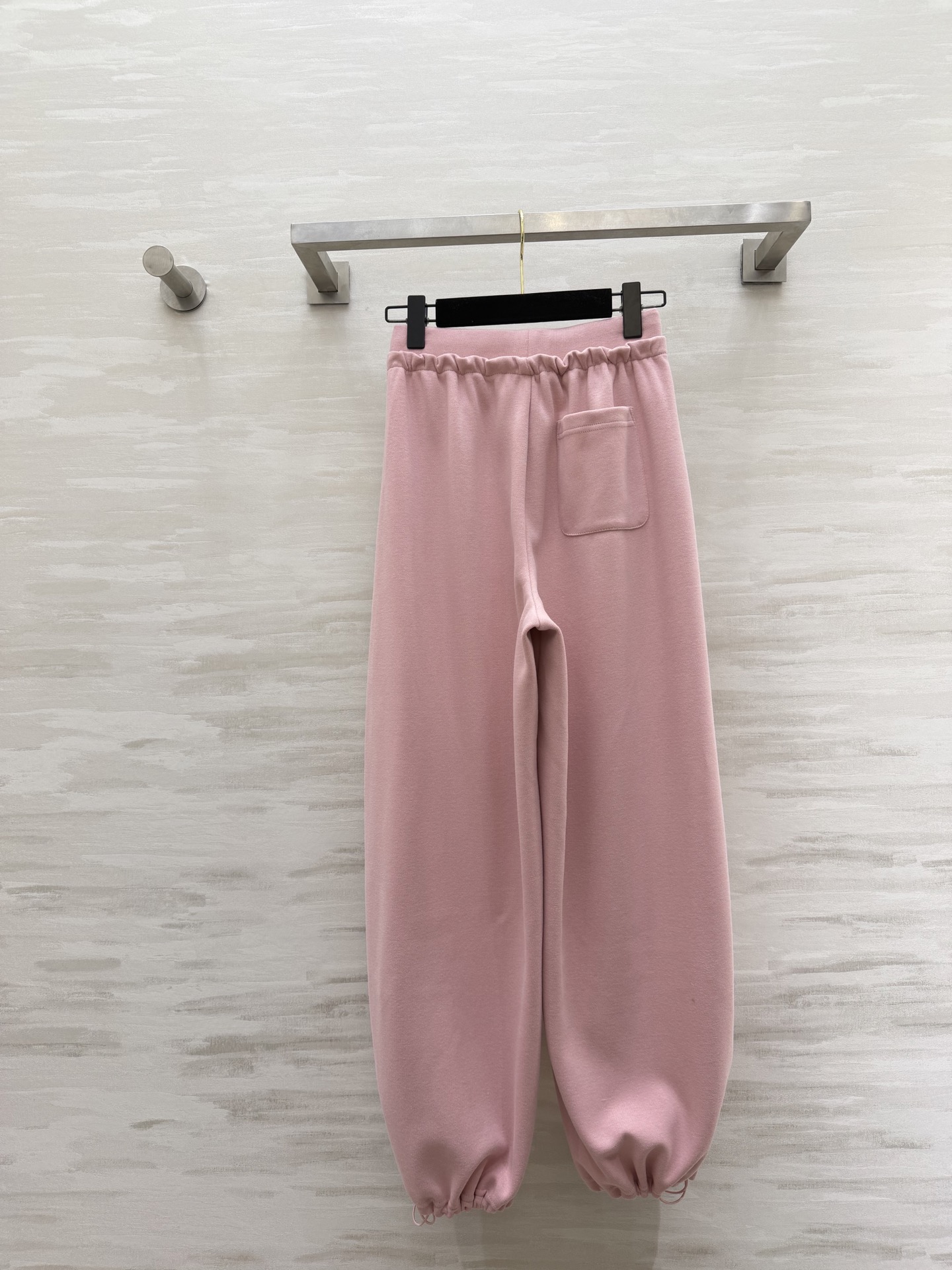 #Loew♡²⁶春夏新款 休闲裤 精致logo刺绣🪡 裤腿抽绳可收腿设计 无敌显瘦裤型！！！春夏必入神裤