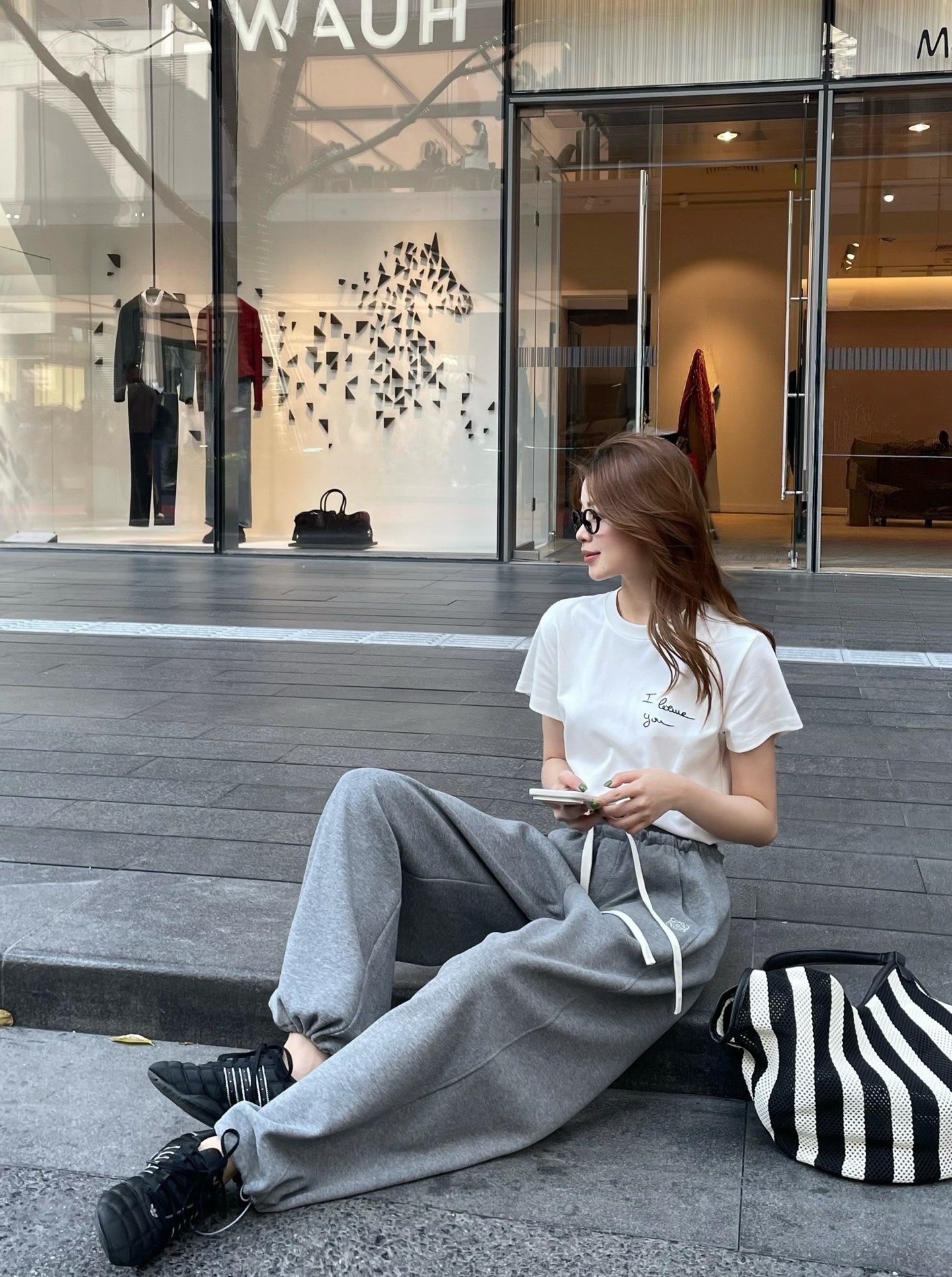 NO:735740,,,19860909,,,Women's clothing