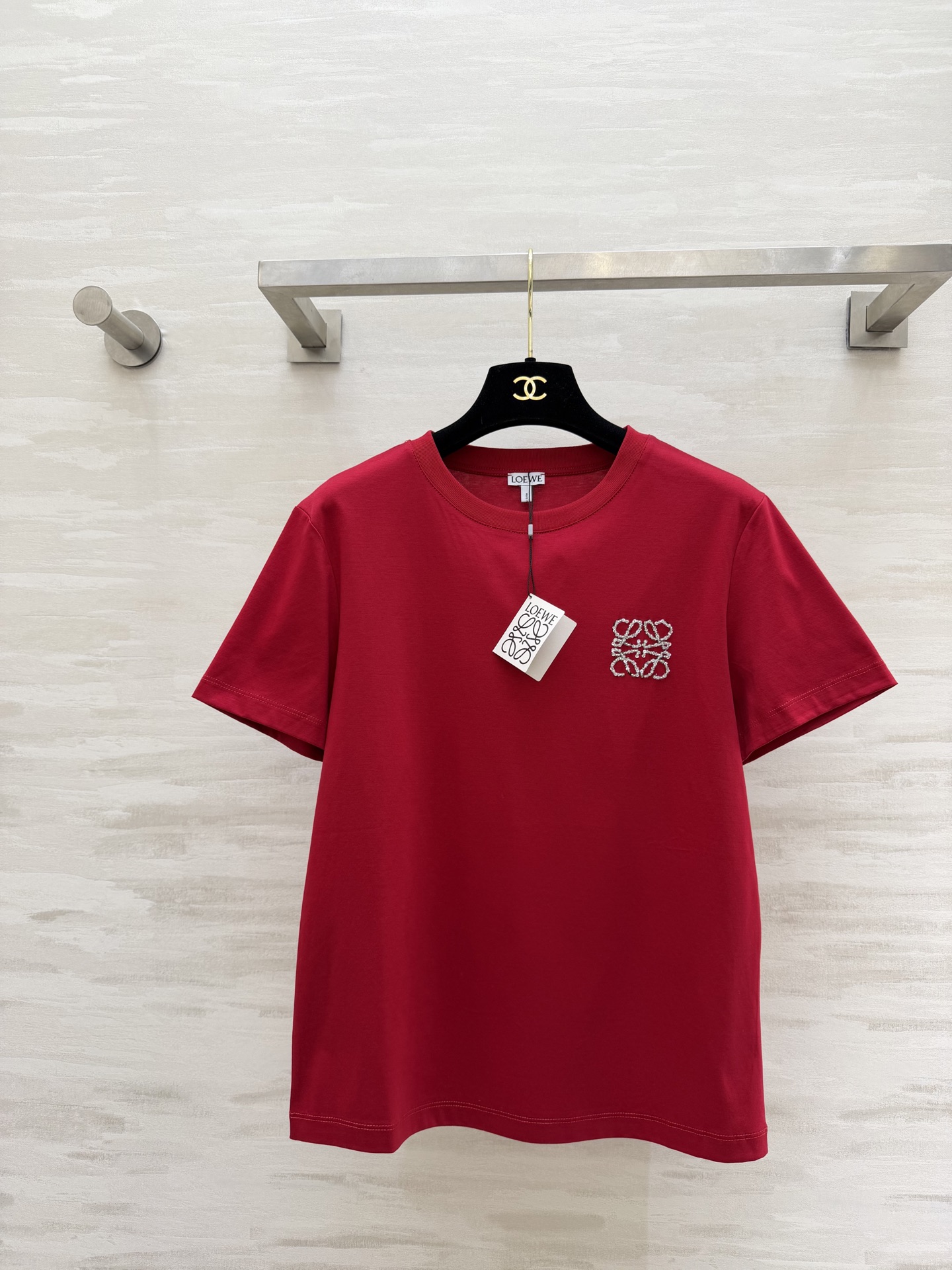 #Loew♡²⁶春夏新款 重工logo钉珠短袖T恤 高品质定制 现货首发size：S/M/L（s码肩宽：