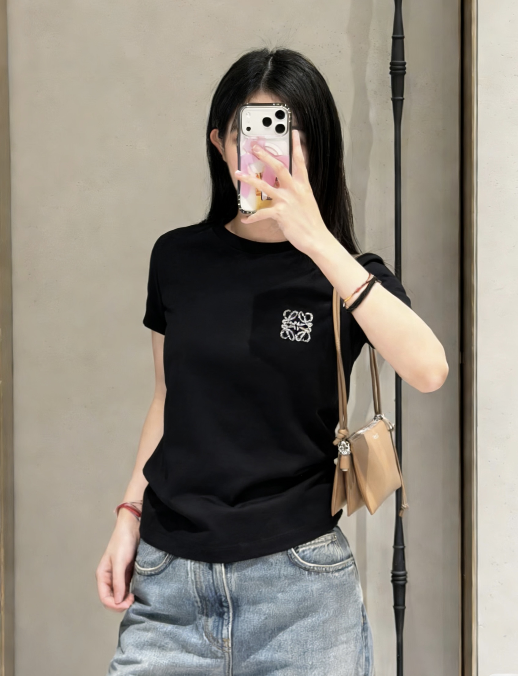 #Loew♡²⁶春夏新款 重工logo钉珠短袖T恤 高品质定制 现货首发size：S/M/L（s码肩宽：