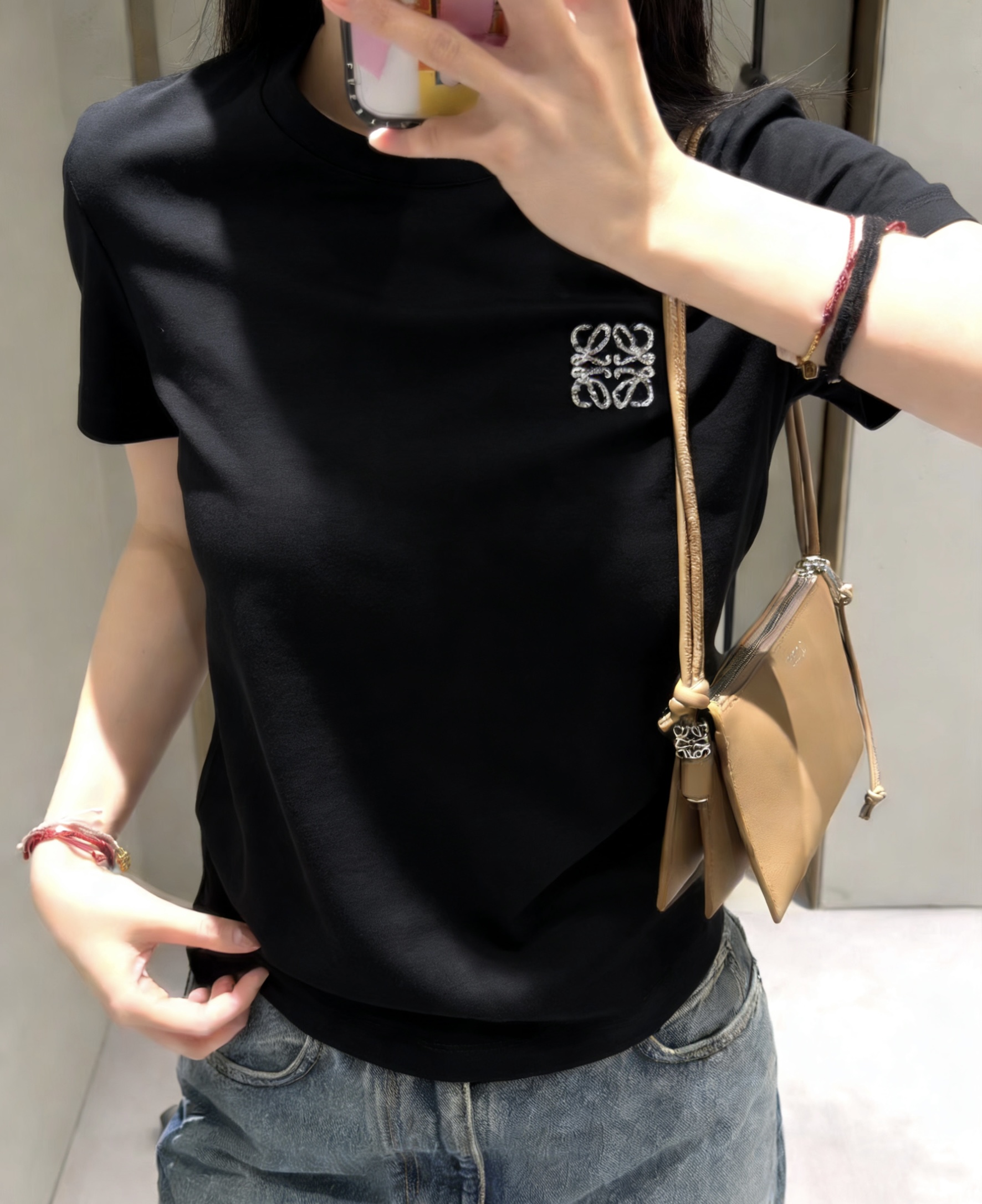#Loew♡²⁶春夏新款 重工logo钉珠短袖T恤 高品质定制 现货首发size：S/M/L（s码肩宽：