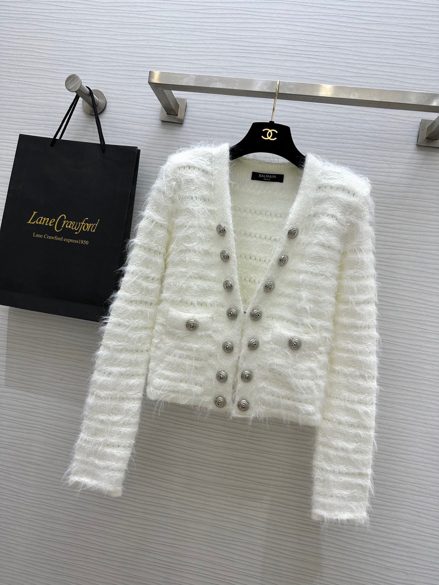 NO:735734,#BALMAI Hot item, heavily woven ladylike style jacket, tassel-like custom-made fabric, luxurious and exquisite, custom-made metal buckle on the placket, full of details, fitted tailoring, slim and advanced, high-quality customization, available in stock, sizeS/M/L (S size shoulder width 36, bust 86, length 55,, balmain, jackets & coats,19860909#BALMAI 爆单款 重工编制名媛风外套 流苏感定制面料奢华精致 门襟定制金属扣细节感满满 合身剪裁版型显瘦高级 高品质定制 现货首发sizeS/M/L（S码肩宽36,胸围86,衣长55,,balmain,jackets & coats,,Women's clothing