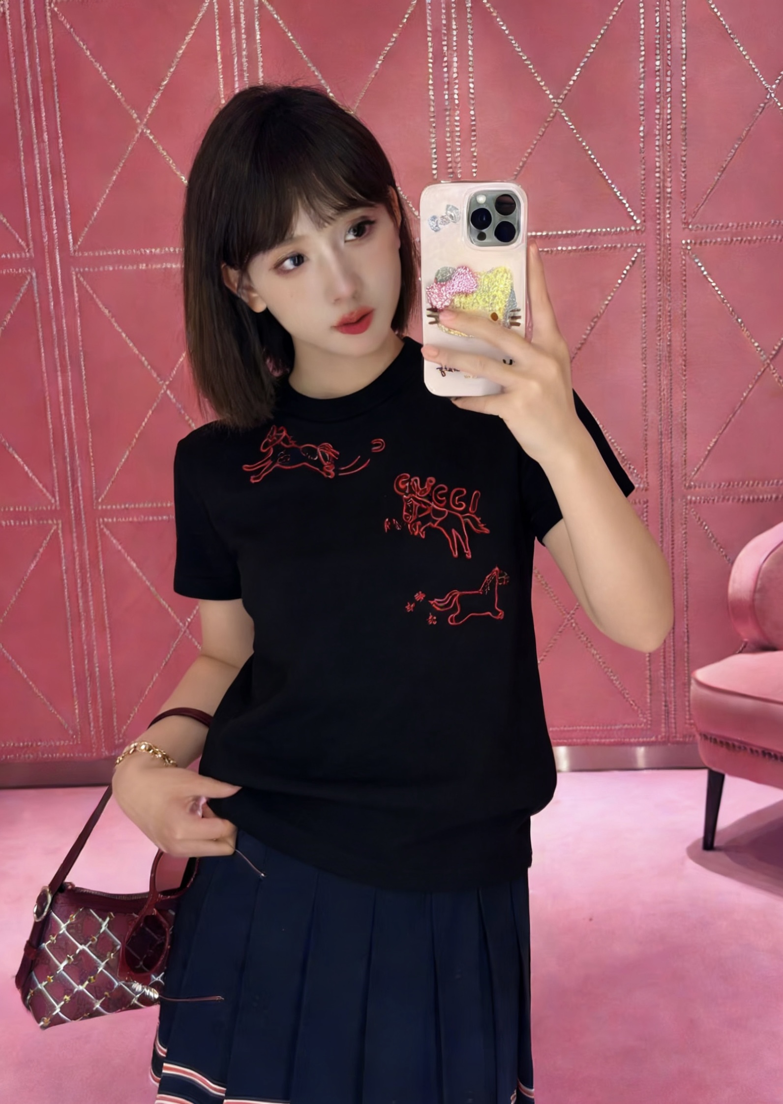 🐎 马年专属限定｜Gucc♡²⁶春夏新款 生肖系列短袖T恤 红金刺绣线条勾勒灵动小马 是马年开运的绝佳战