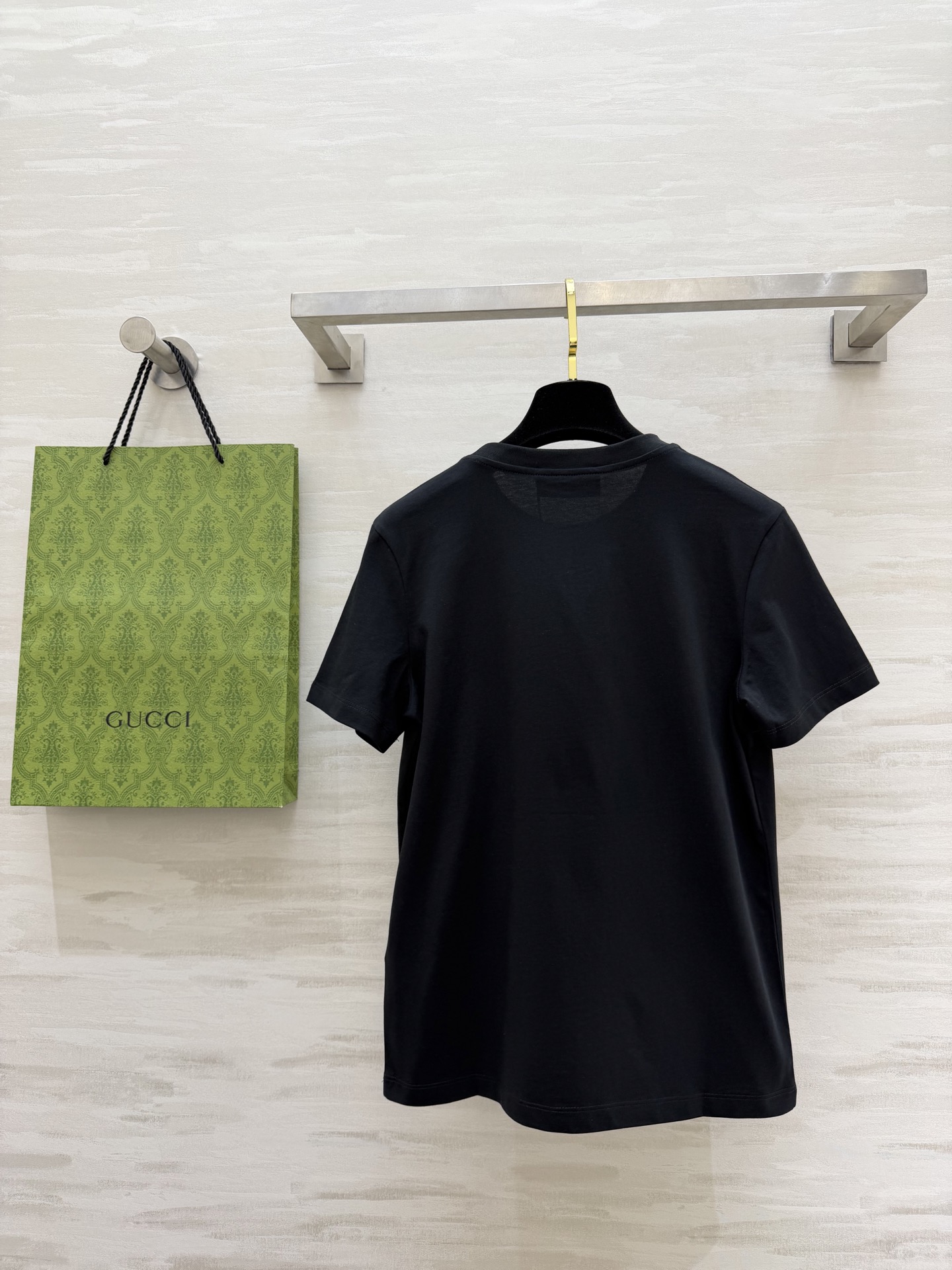 🐎 马年专属限定｜Gucc♡²⁶春夏新款 生肖系列短袖T恤 红金刺绣线条勾勒灵动小马 是马年开运的绝佳战