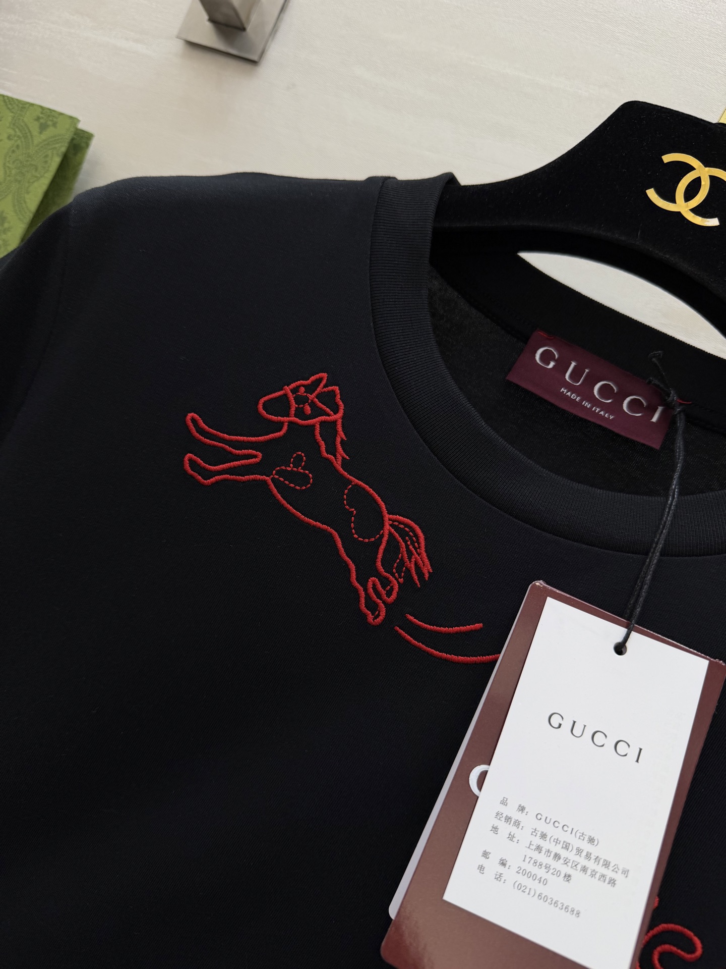 🐎 马年专属限定｜Gucc♡²⁶春夏新款 生肖系列短袖T恤 红金刺绣线条勾勒灵动小马 是马年开运的绝佳战