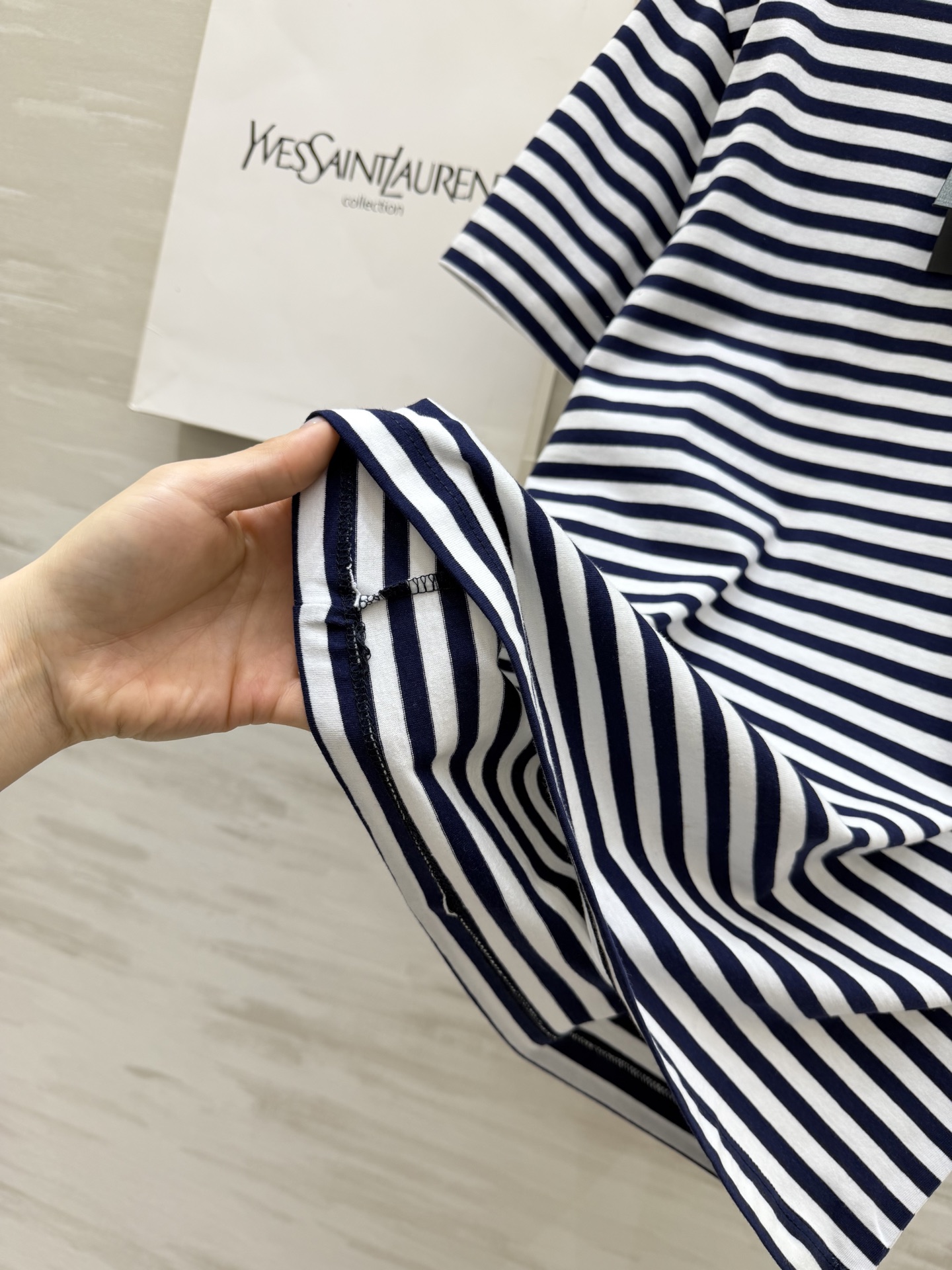 #ysl²⁶春夏新款 经典蓝白条纹短袖T恤 YSL刺绣🪡标 永不过时的松弛感 重磅纯棉上身软糯又有型 日
