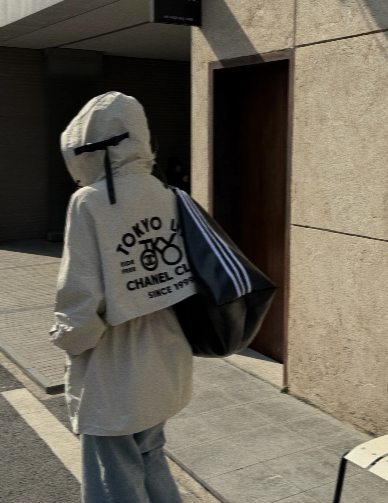 NO:736211,,,19860909,,,Women's clothing