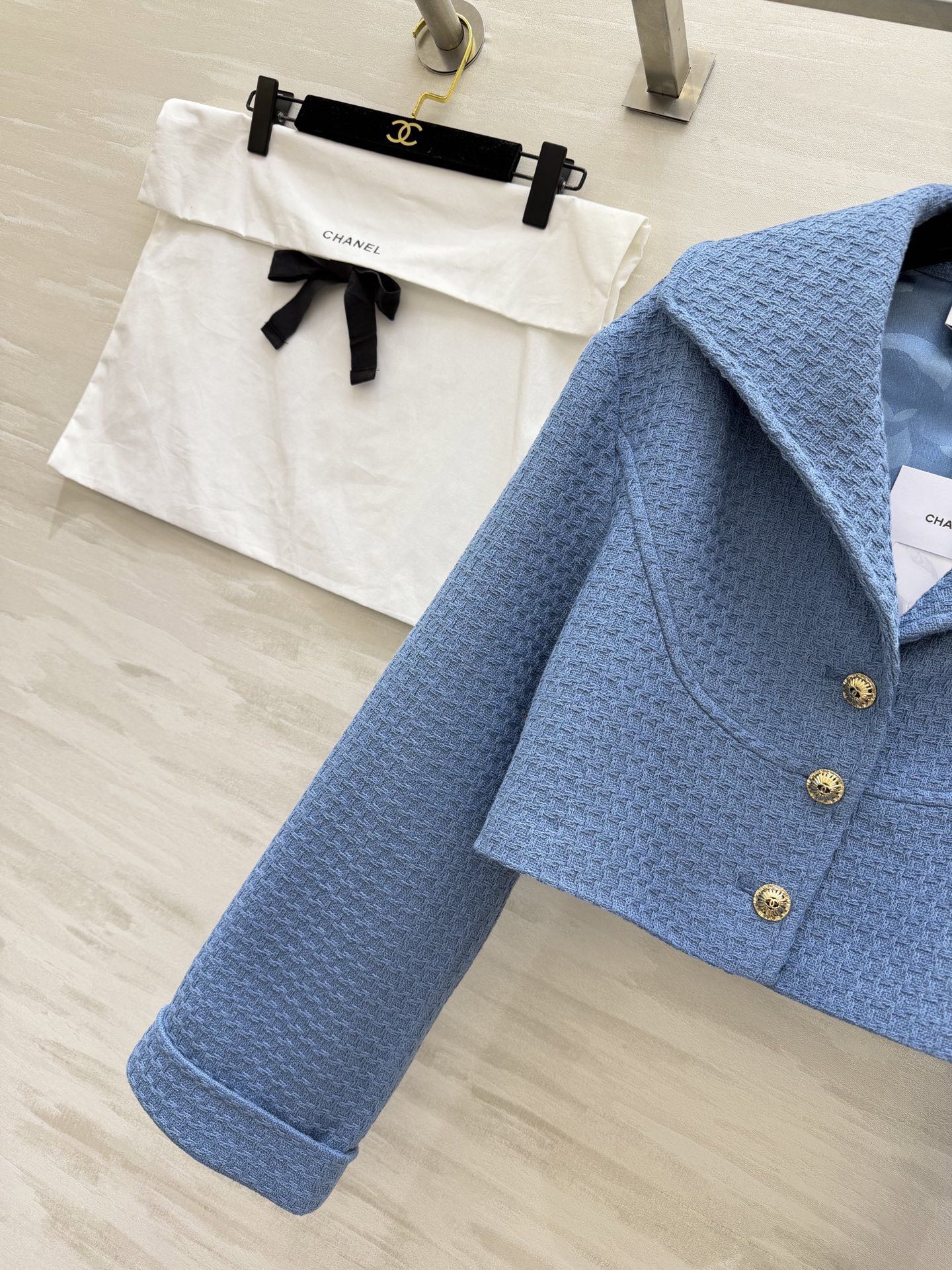 #Chane♡²⁶C度假⛱️系列 蓝色短款编织花呢外套 复古优雅 高品质定制 现货首发size：S/M/