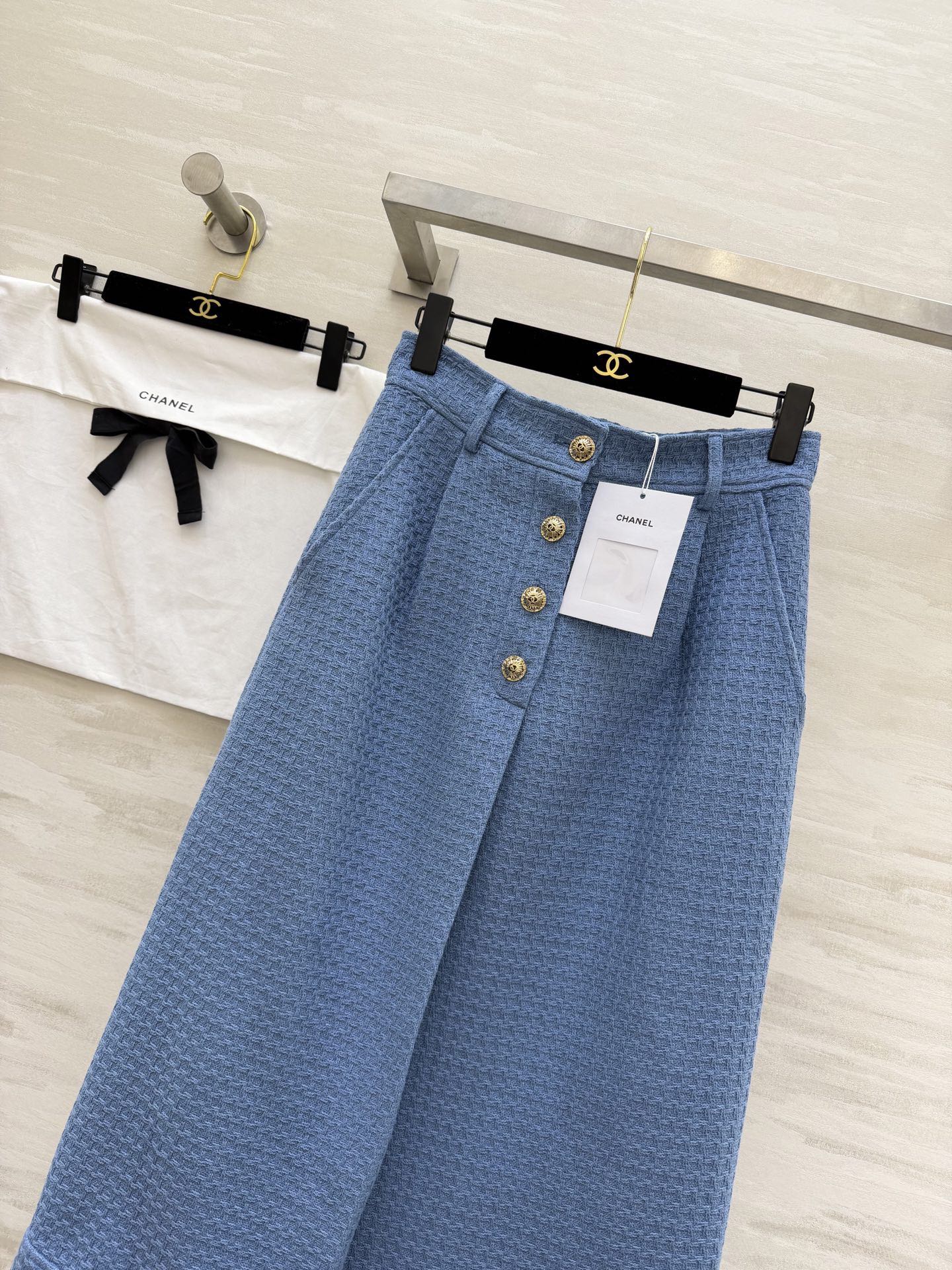 #Chane♡²⁶C度假⛱️系列 蓝色短款编织花呢阔腿七分裤 复古优雅 高品质定制 现货首发size：S