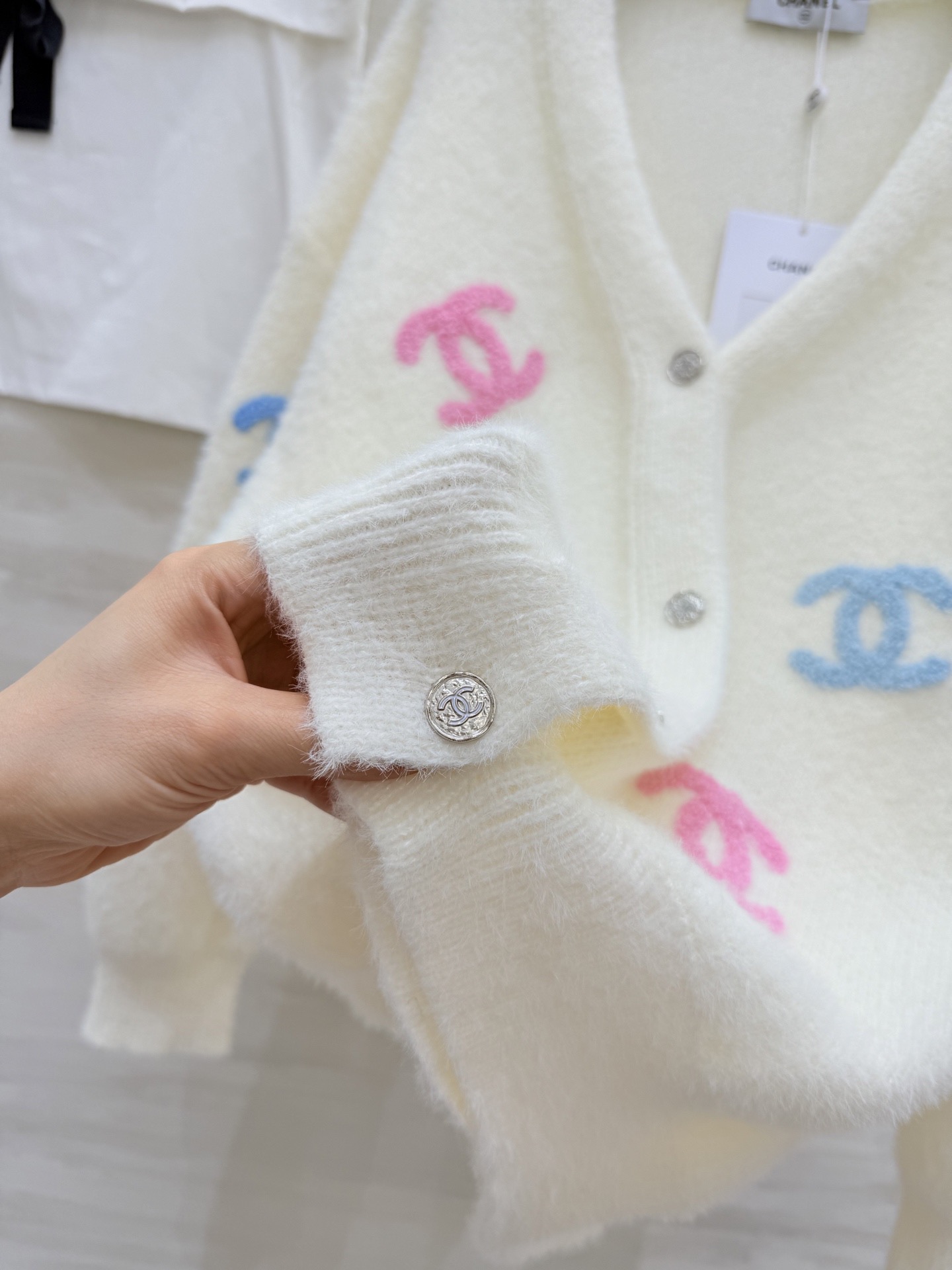 #Chane♡新款 环保水貂绒开衫外套 彩色logo点缀俏皮可爱 高品质定制 现货首发size：36/3