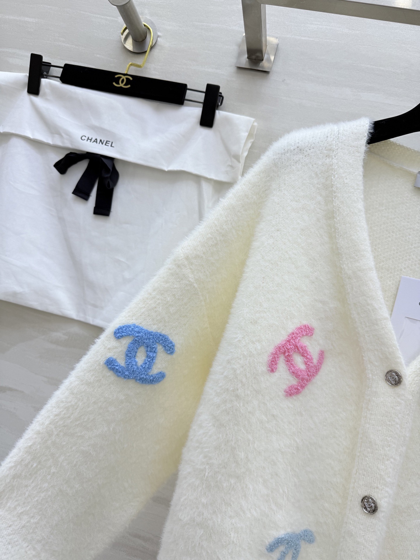 #Chane♡新款 环保水貂绒开衫外套 彩色logo点缀俏皮可爱 高品质定制 现货首发size：36/3