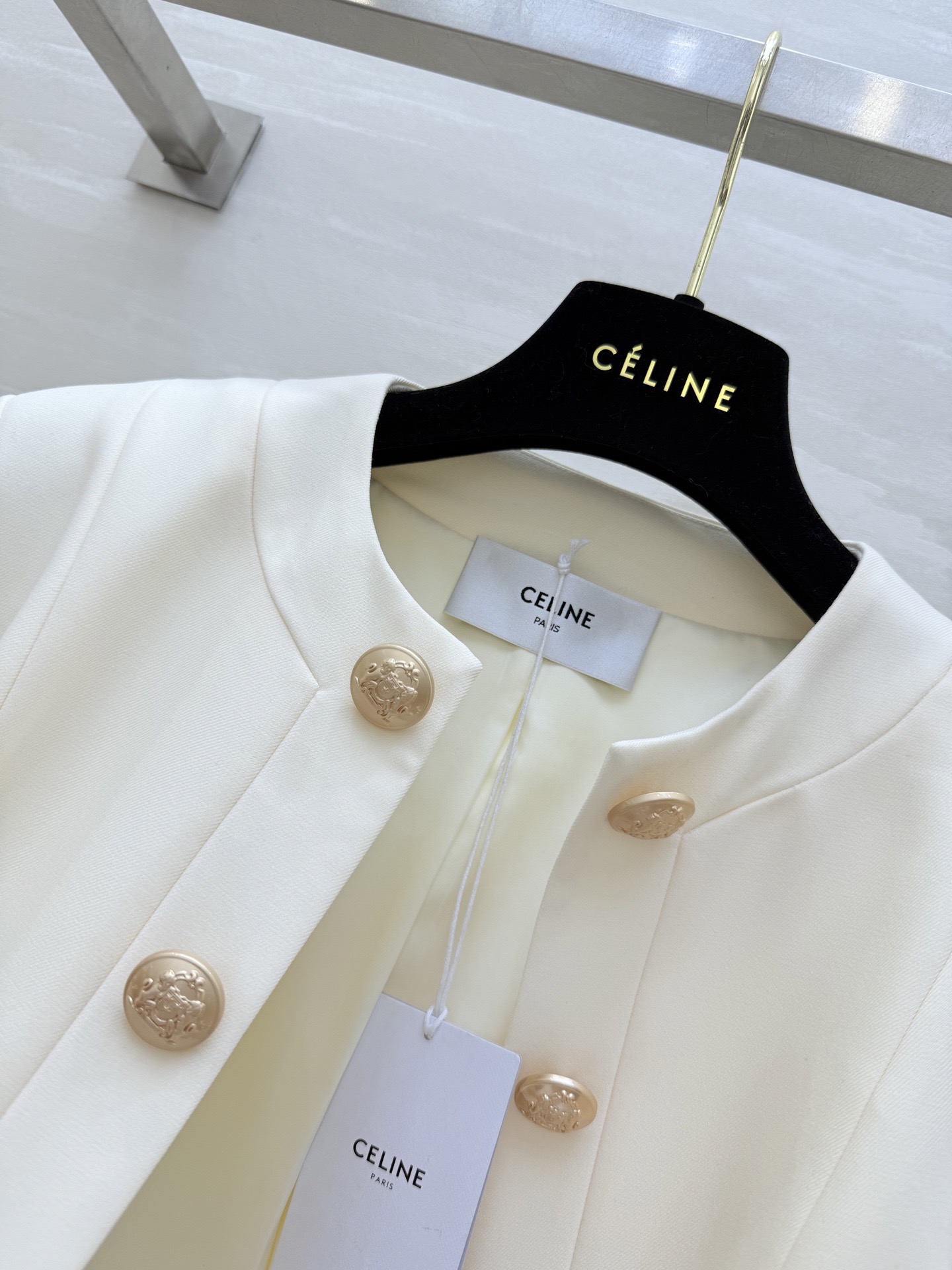 #Celin♡²⁶早春新款 双排金扣外套 高品质定制 现货首发size：S/M/L/XL（s码肩宽：38