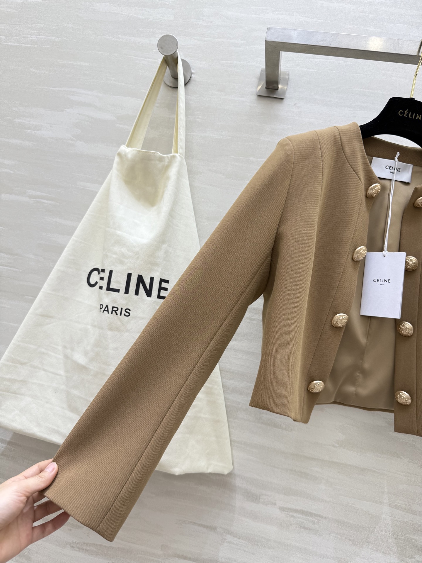 #Celin♡²⁶早春新款 双排金扣外套 高品质定制 现货首发size：S/M/L/XL（s码肩宽：38