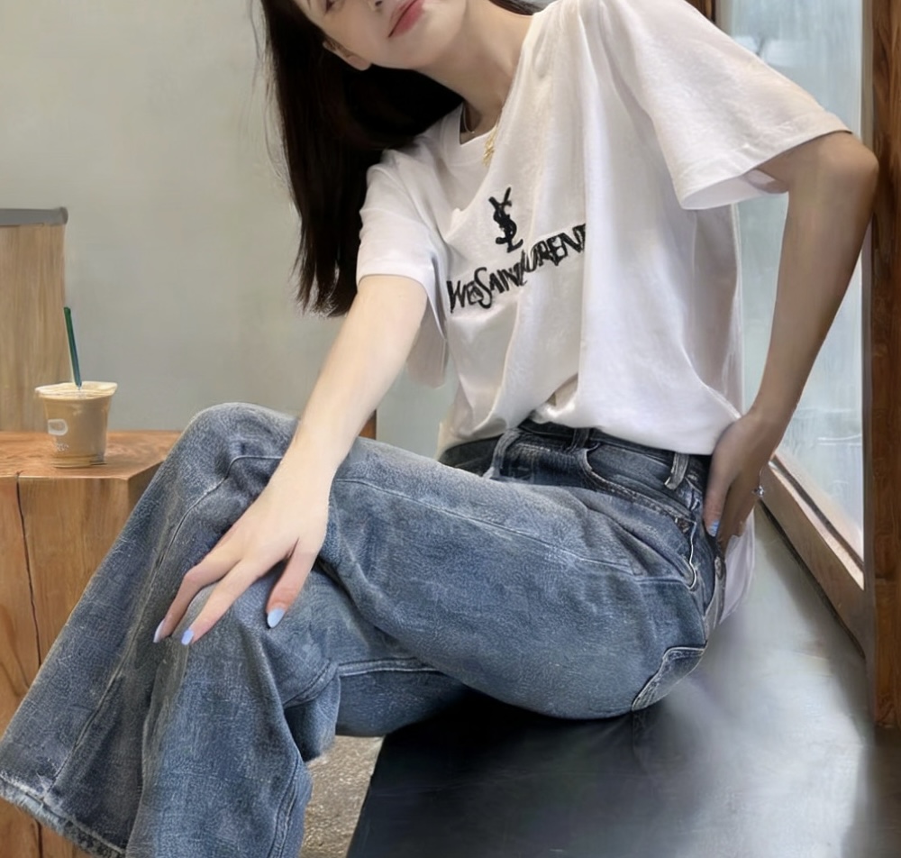 #ysl²⁶春夏新款 重工珠片刺绣🪡短袖T恤 拿捏不费力的高级感🖤🤍 经典logo自带气场 慵懒又显瘦 