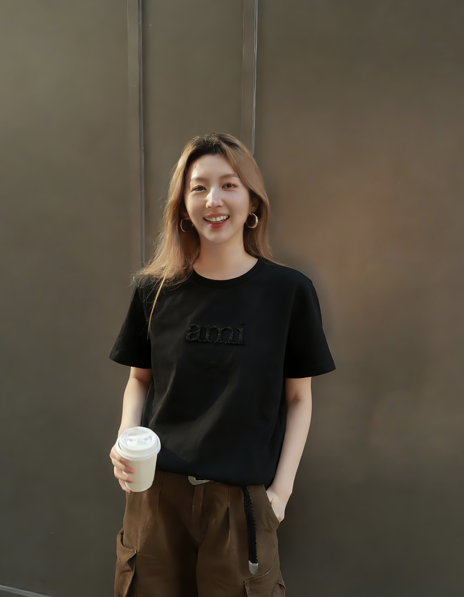 ✨ AMI 夏日调色盘已就位 ✨²⁶春夏新款 ami刺绣🪡钉珠短袖T恤白/黄/蓝/黑四色任选 基础款也能