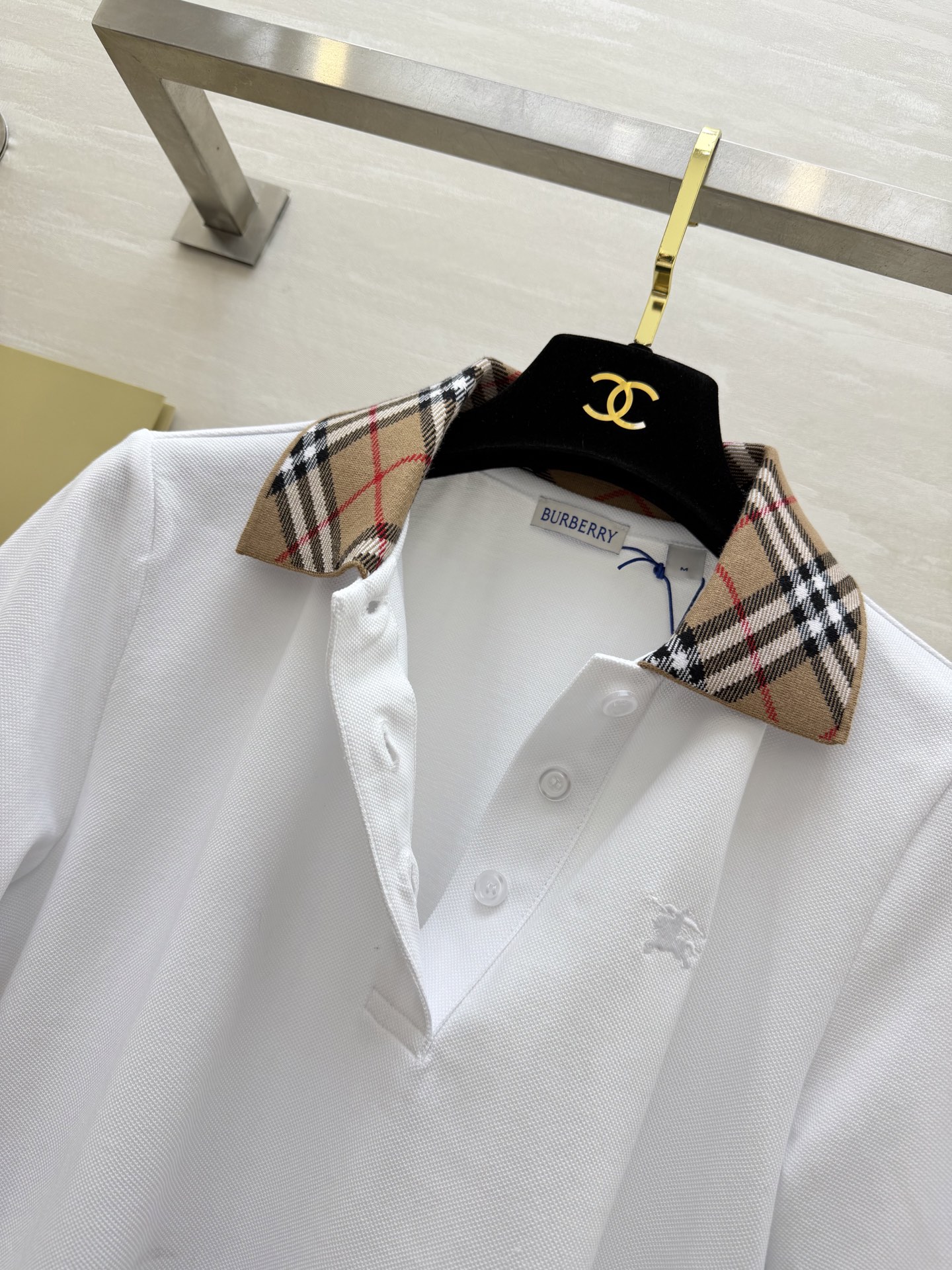 ▫️Burberr♡²⁶春夏新款▫️ 春天的第一件Polo衫，被问爆了！▫️ 三色可选，承包你整个春天的