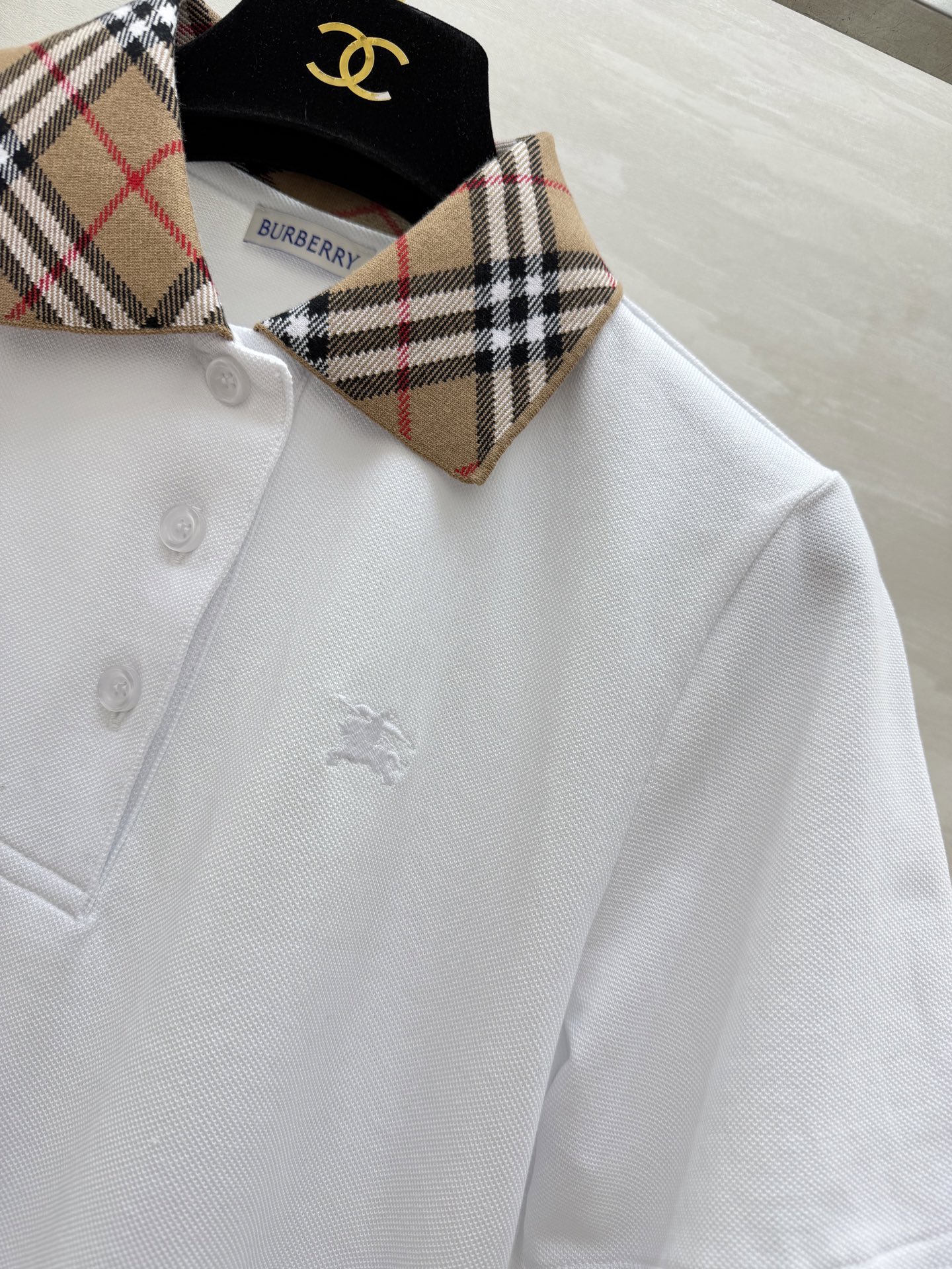 ▫️Burberr♡²⁶春夏新款▫️ 春天的第一件Polo衫，被问爆了！▫️ 三色可选，承包你整个春天的
