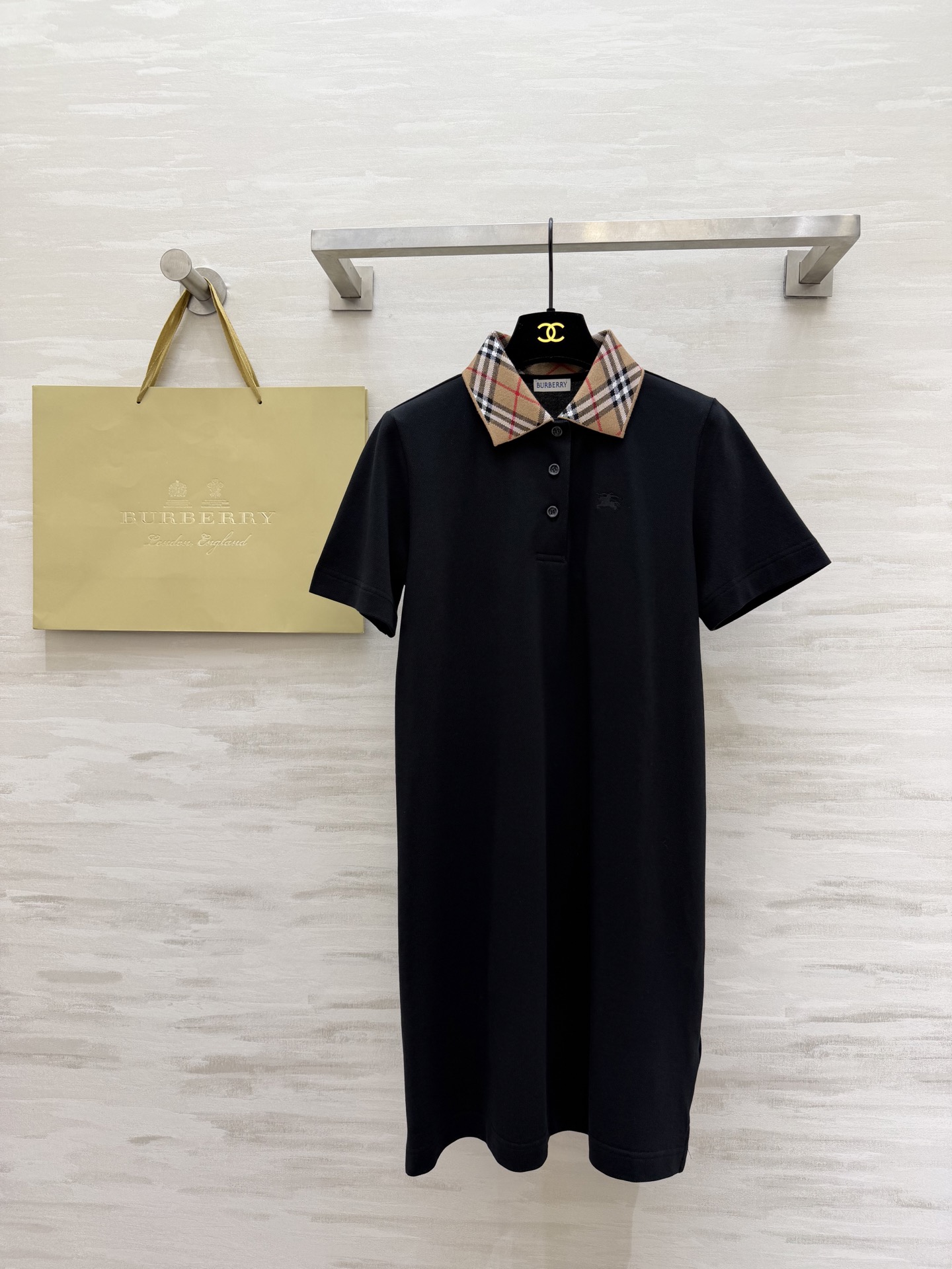 NO:736606,#Burberr spring and summer new style lapel plaid polo short-sleeved dress, high quality, available in stock first size S/M/L/XL/XXL (M size shoulder width 33, bust 90, skirt length 90),, burberry, skirts, T-shirt,19860909#Burberr春夏新款 翻领格纹polo短袖连衣裙 高品质 现货首发sizeS/M/L/XL/XXL（M码肩宽33,胸围90,裙长90）,,burberry,skirts,T-shirt,,Women's clothing