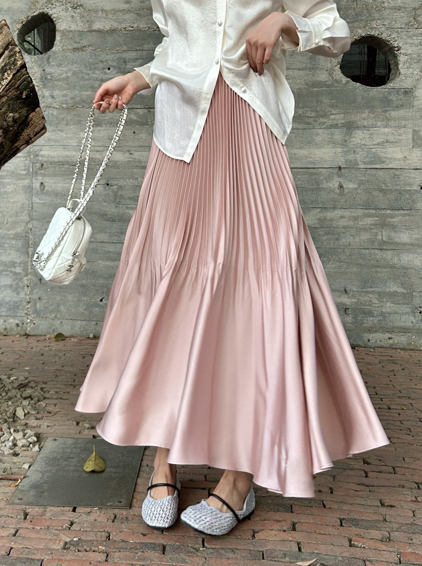 Saint Lauren♡²⁶春夏新款 ysl百褶半裙 定制醋酸混纺面料垂坠感与光泽度满分 裙摆层次丰富