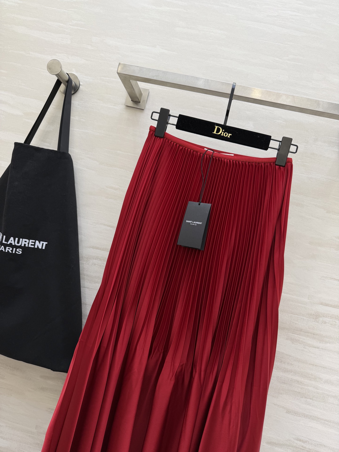 Saint Lauren♡²⁶春夏新款 ysl百褶半裙 定制醋酸混纺面料垂坠感与光泽度满分 裙摆层次丰富