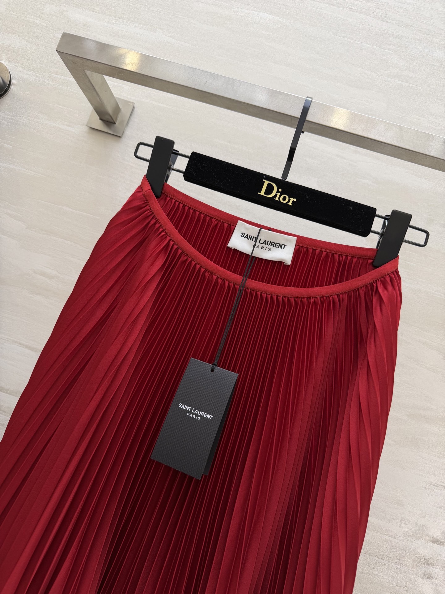 Saint Lauren♡²⁶春夏新款 ysl百褶半裙 定制醋酸混纺面料垂坠感与光泽度满分 裙摆层次丰富