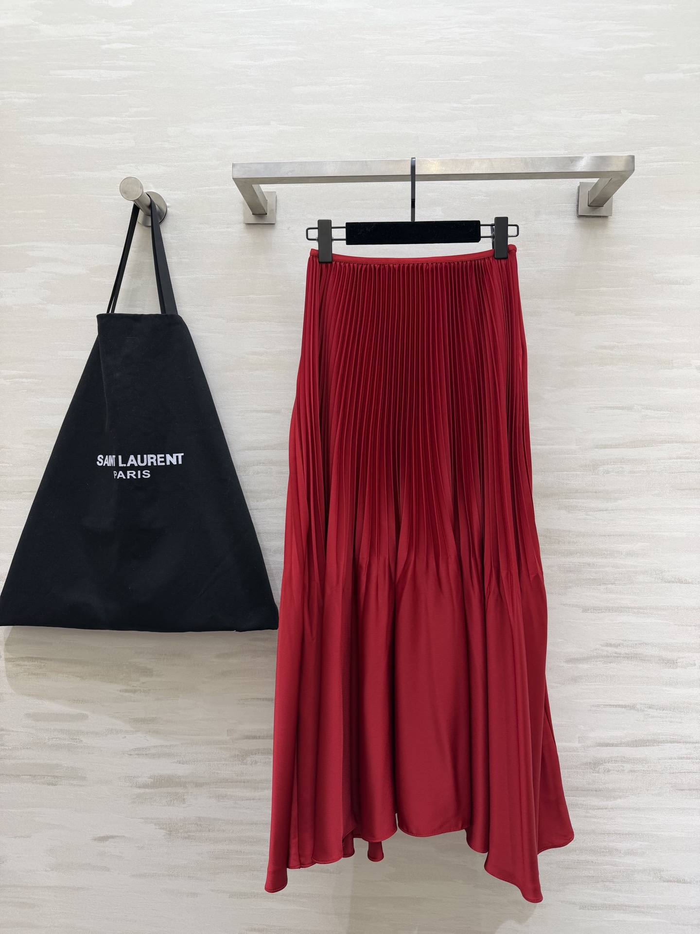 Saint Lauren♡²⁶春夏新款 ysl百褶半裙 定制醋酸混纺面料垂坠感与光泽度满分 裙摆层次丰富